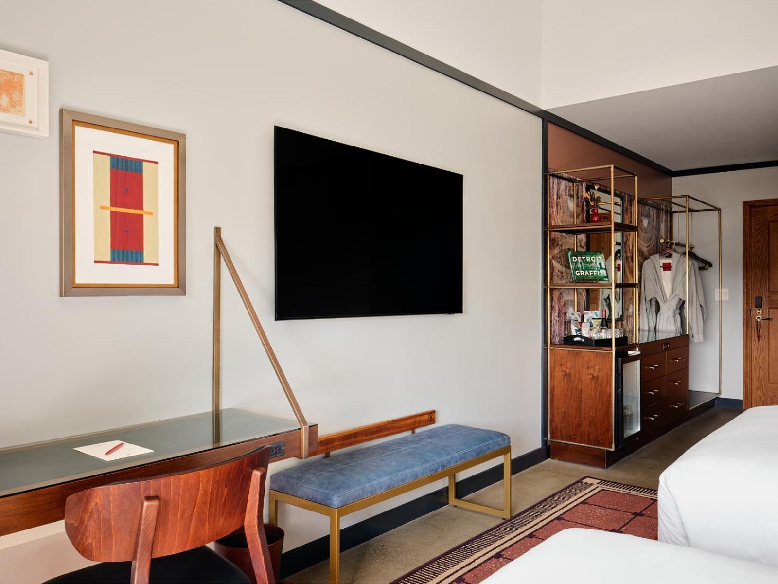 Standard Queen Room