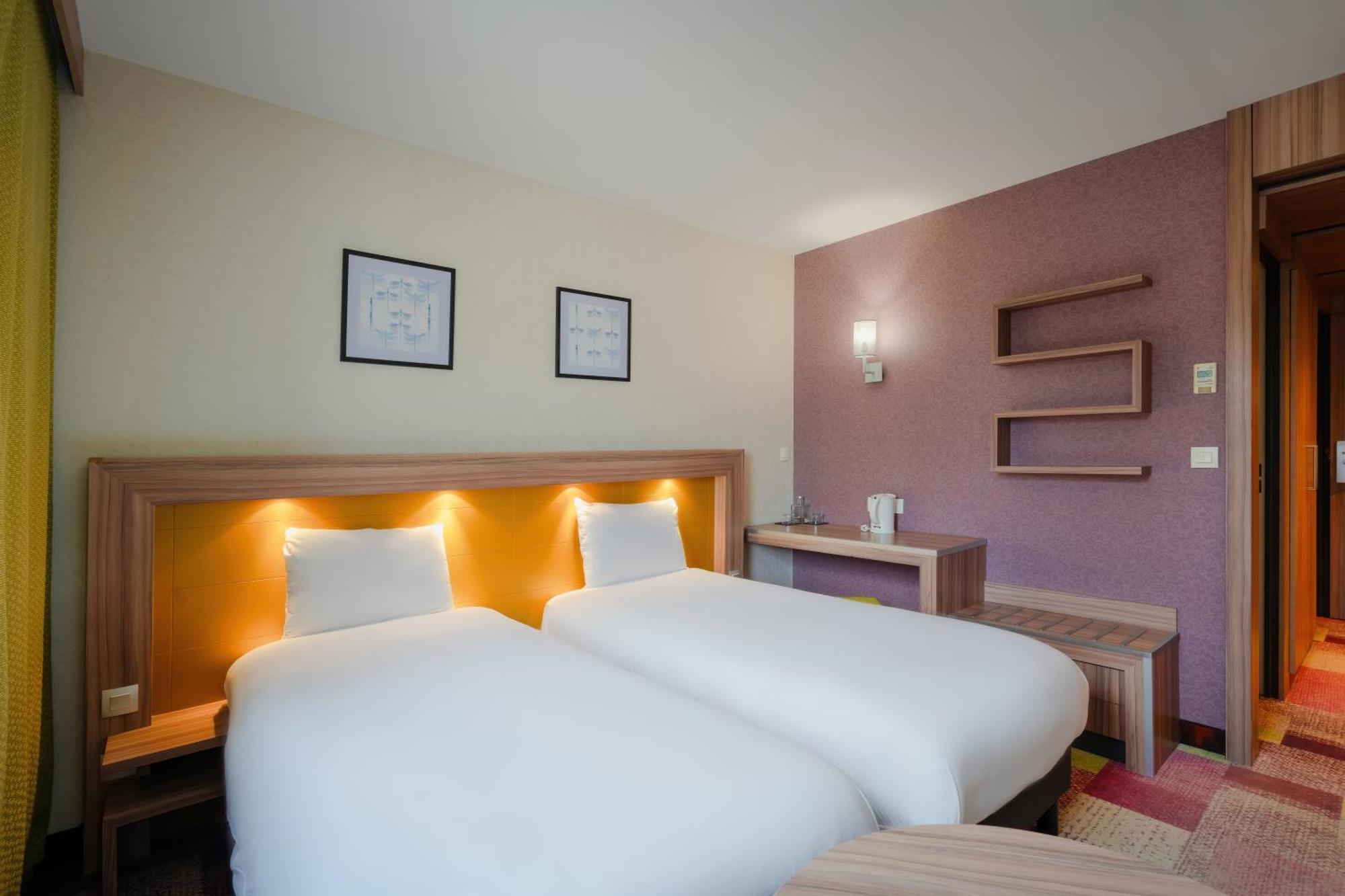 Standard Twin Room