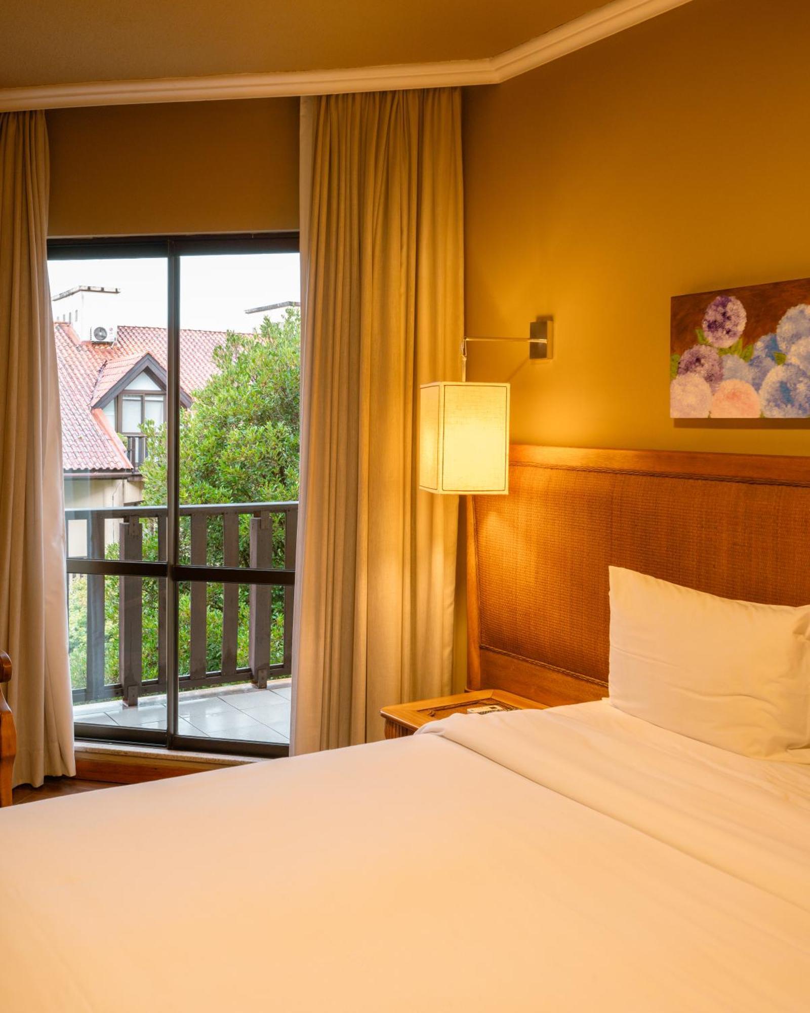 Premier Room Balcony,1662980965:JPEG