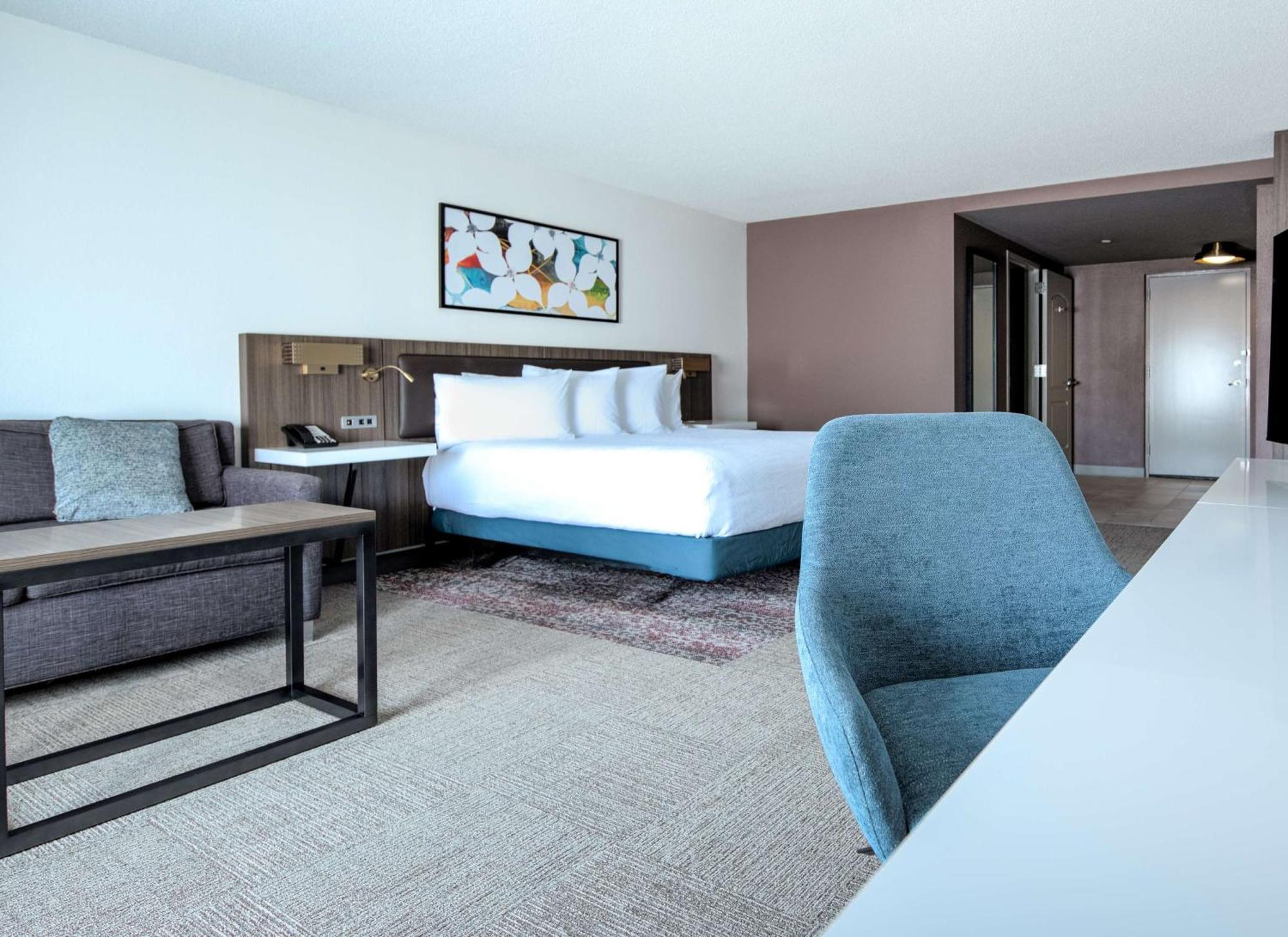 King Room with Sofa Bed