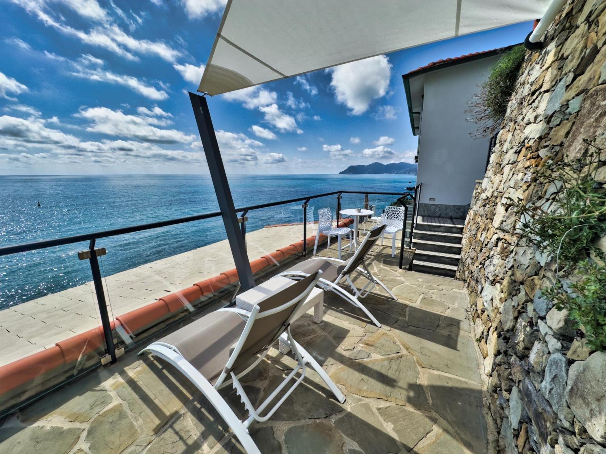 Deluxe Double room Balcony Jacuzzi sea view