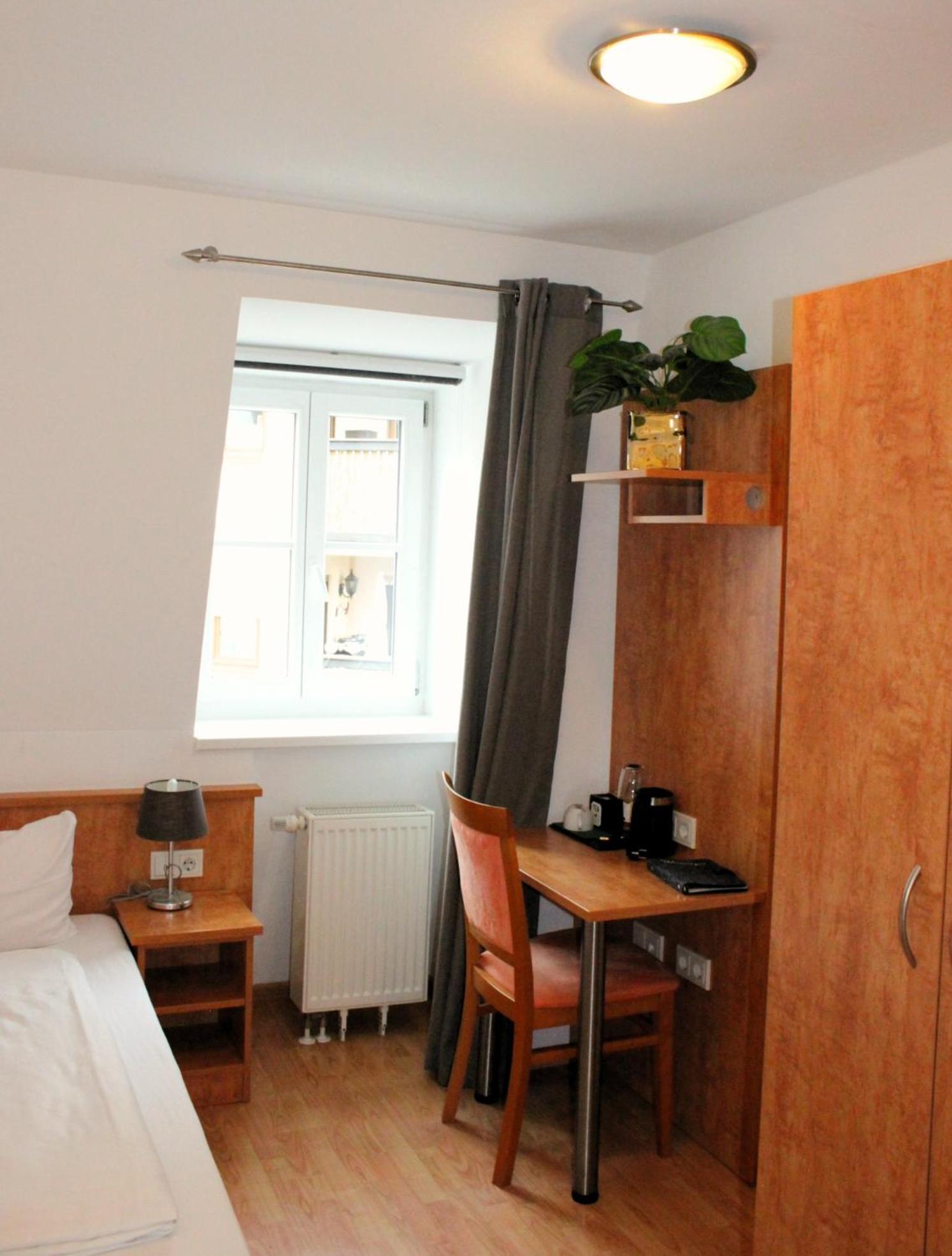 Single Room Bathroom