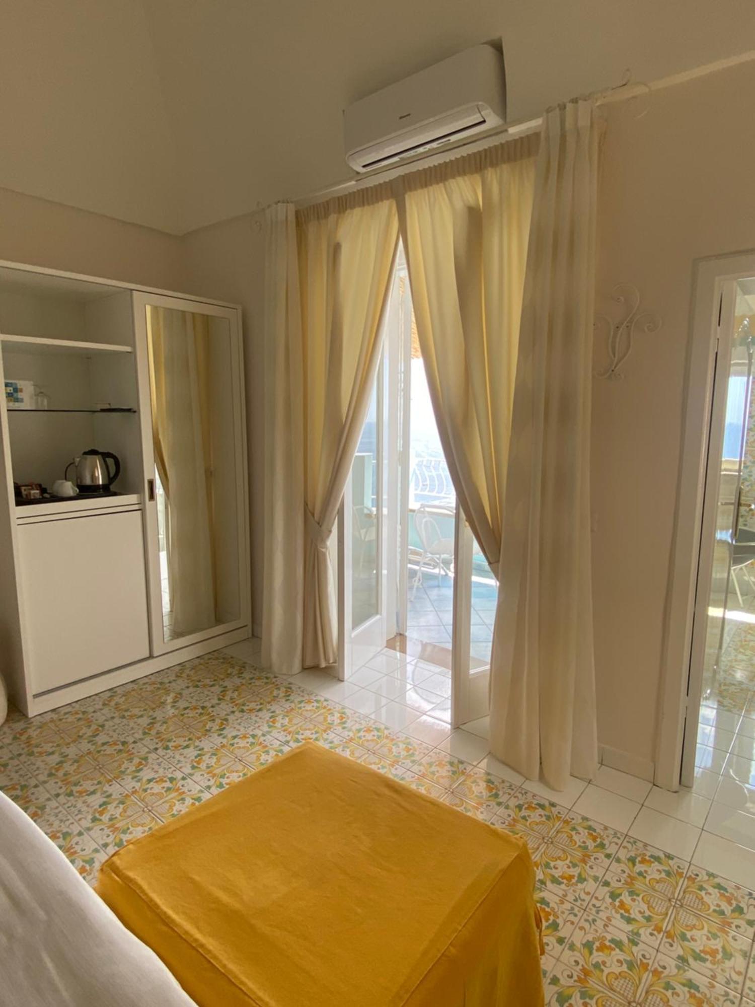Deluxe Double or Twin Room Sea View