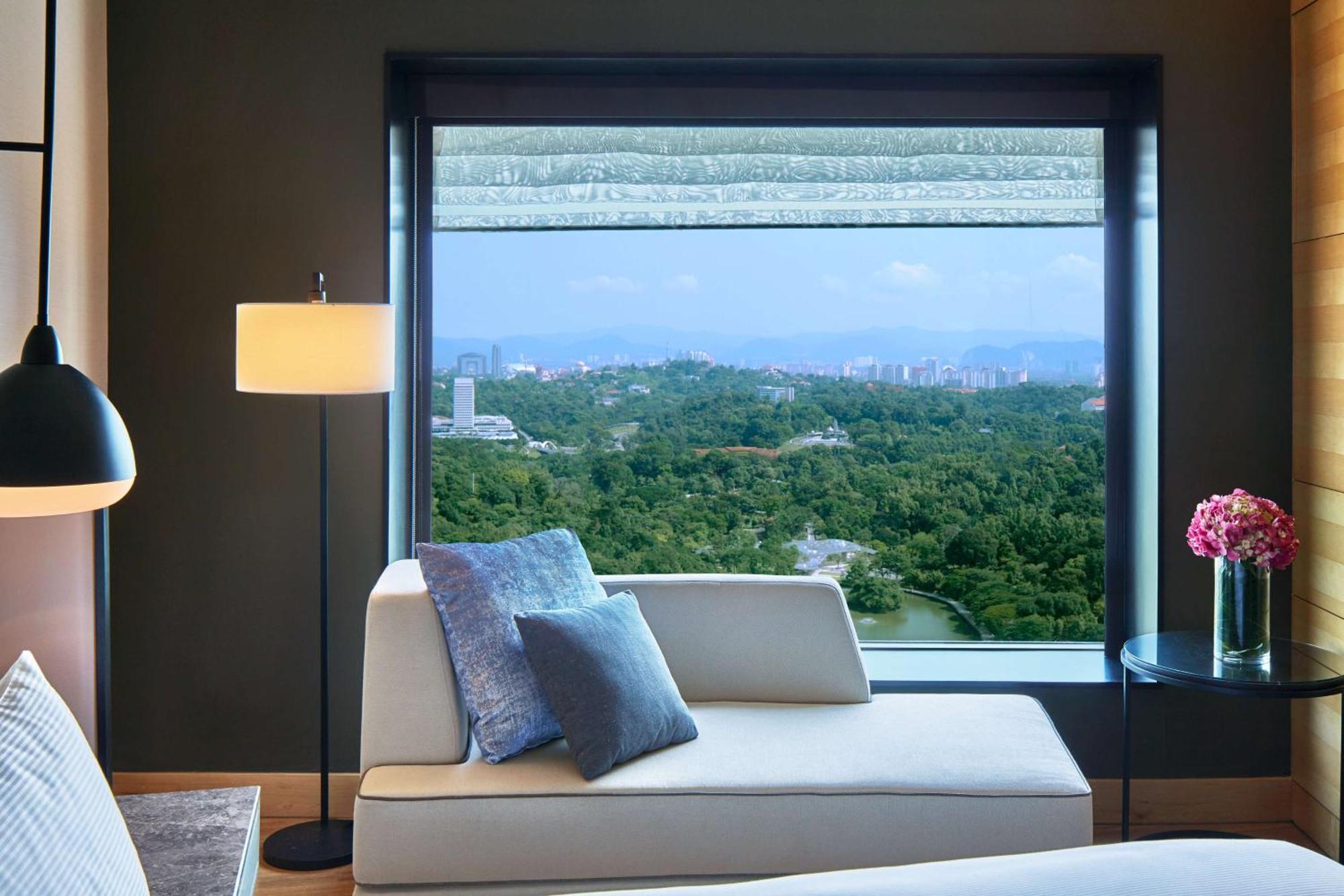 Deluxe Lake View Twin Room