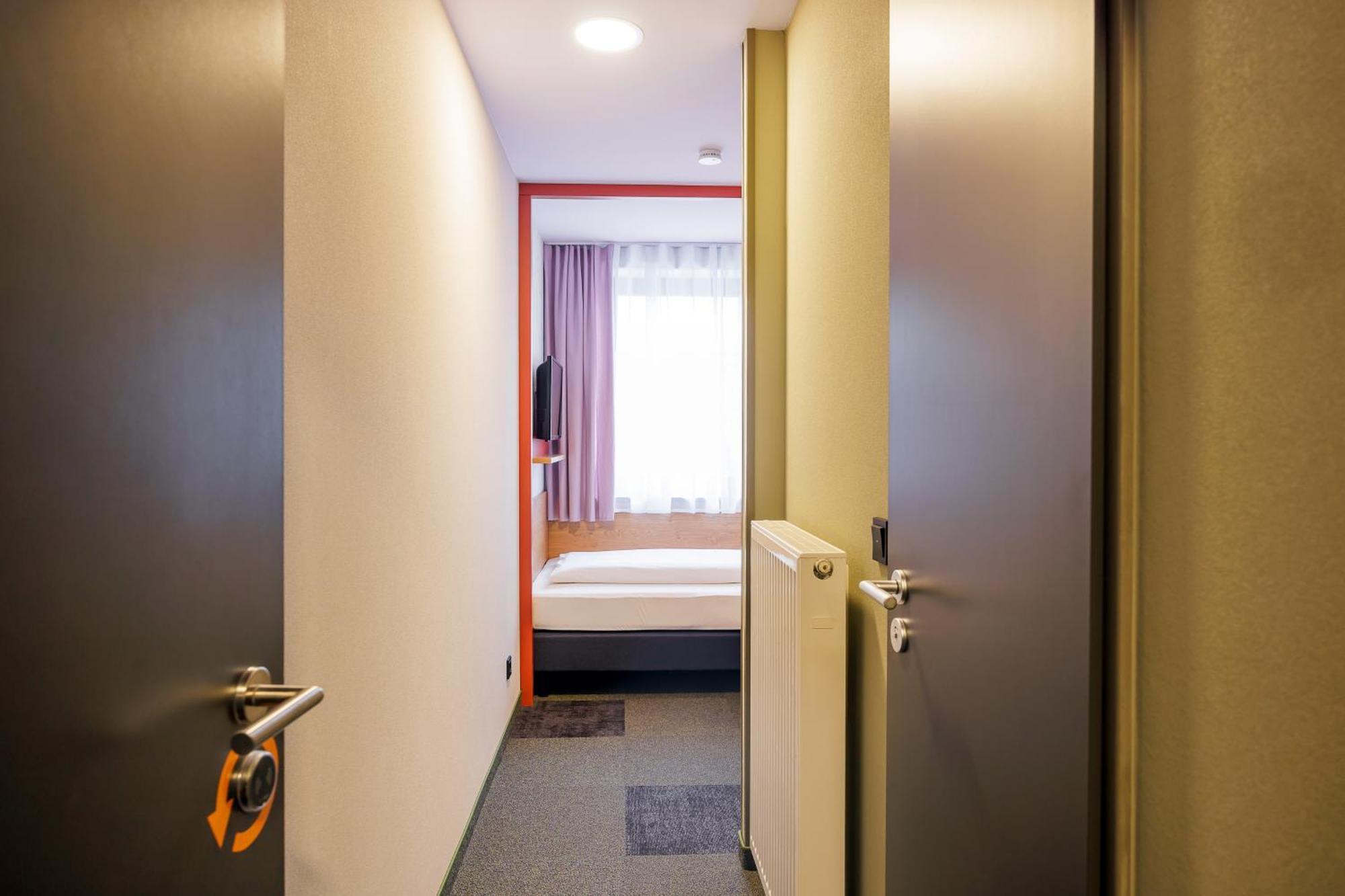 Single Room Basic