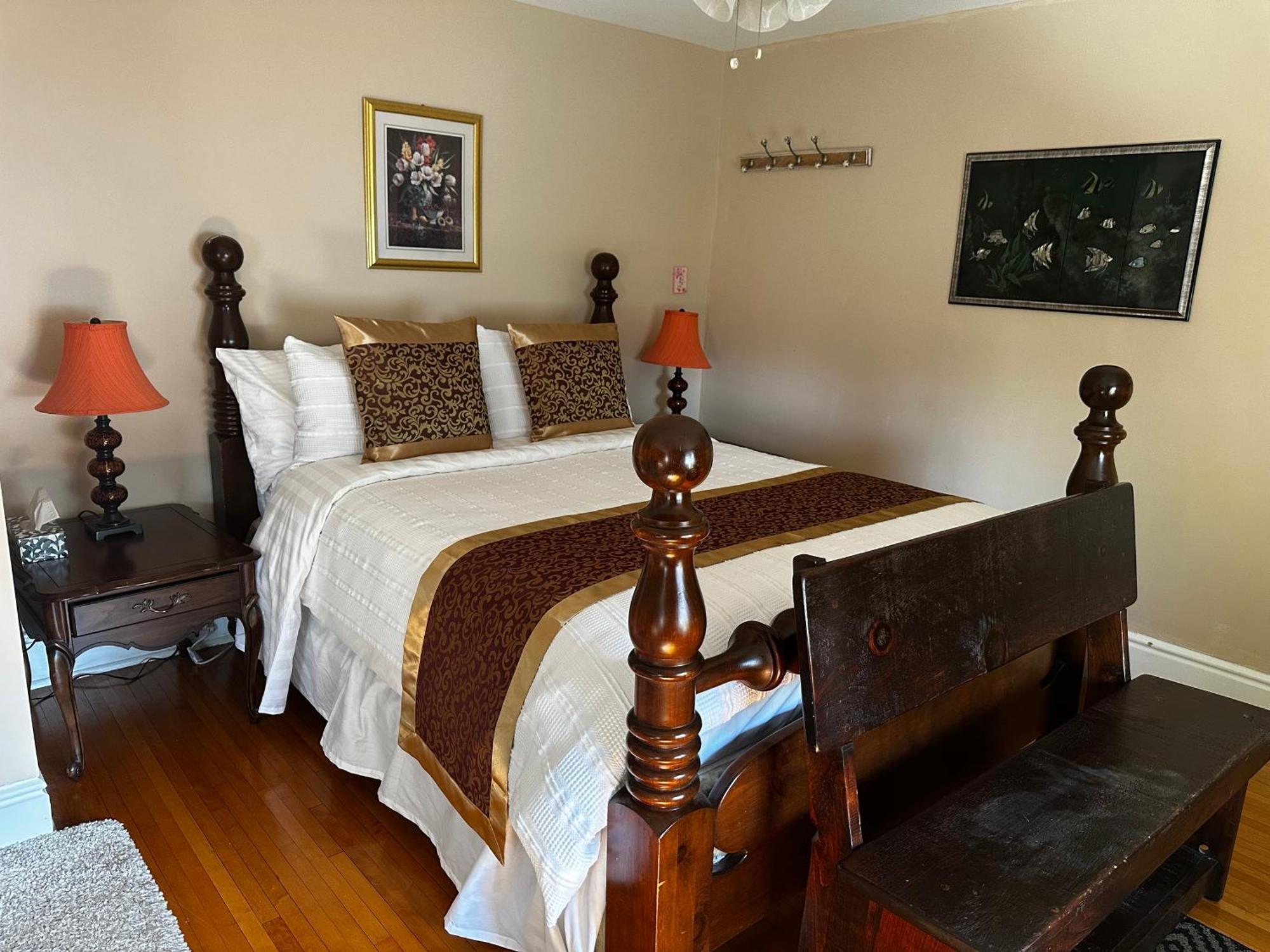 Superior Queen Suite