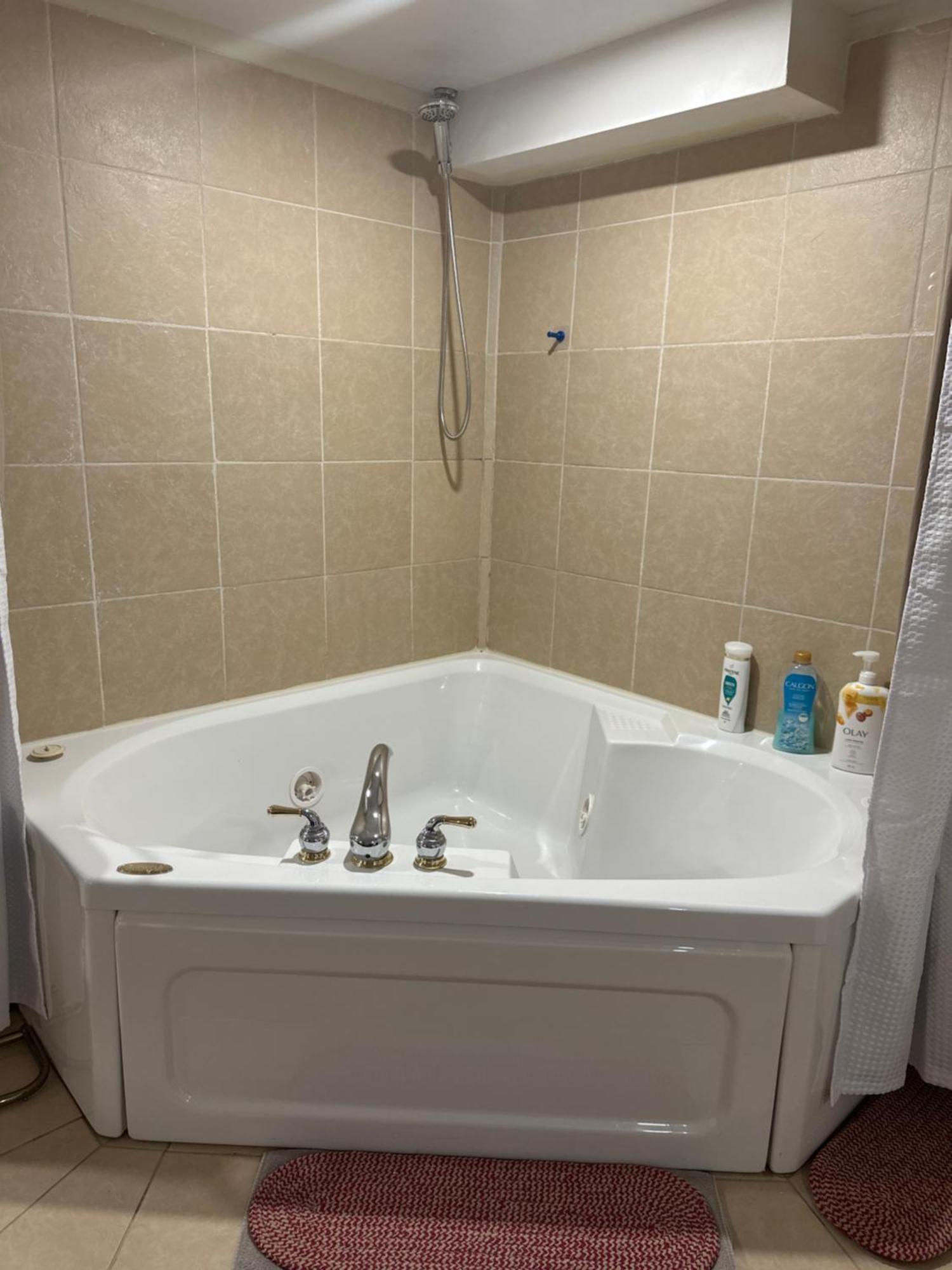 Deluxe Double Room Bath