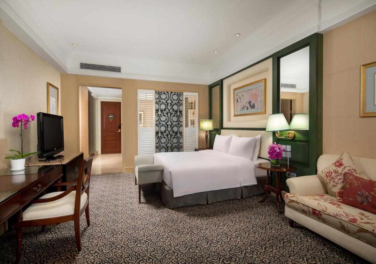 Queen Room Garden View