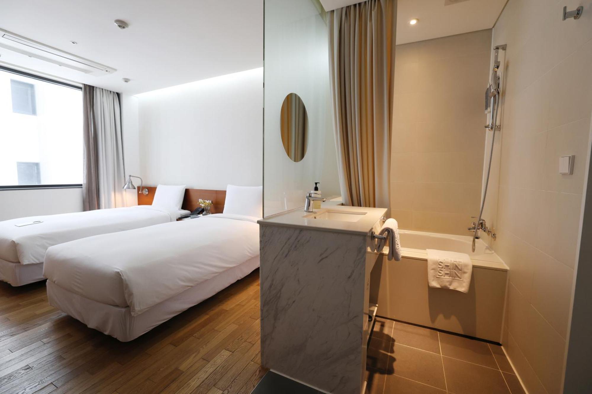 Standard Twin Room