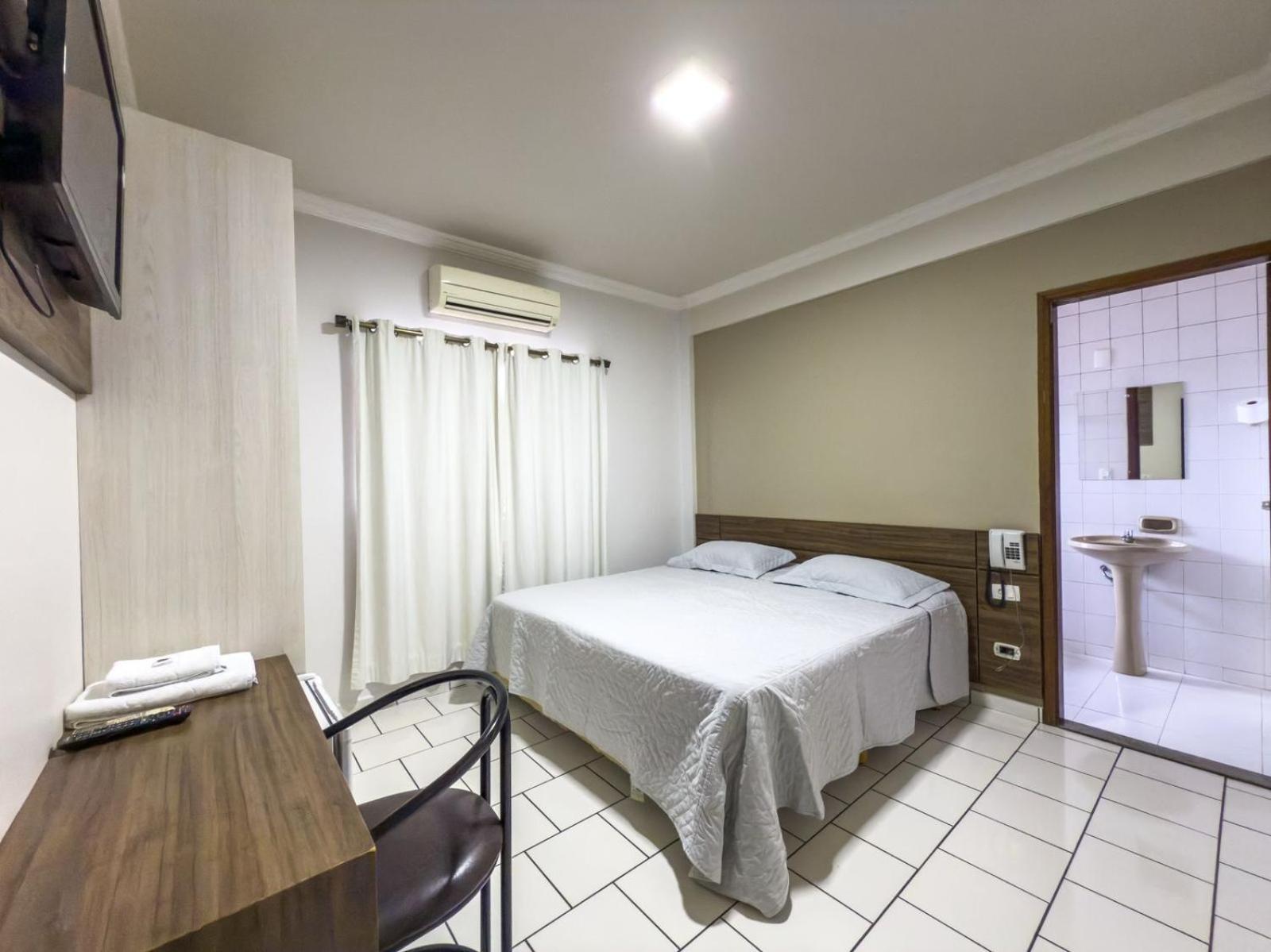 Deluxe Queen Room