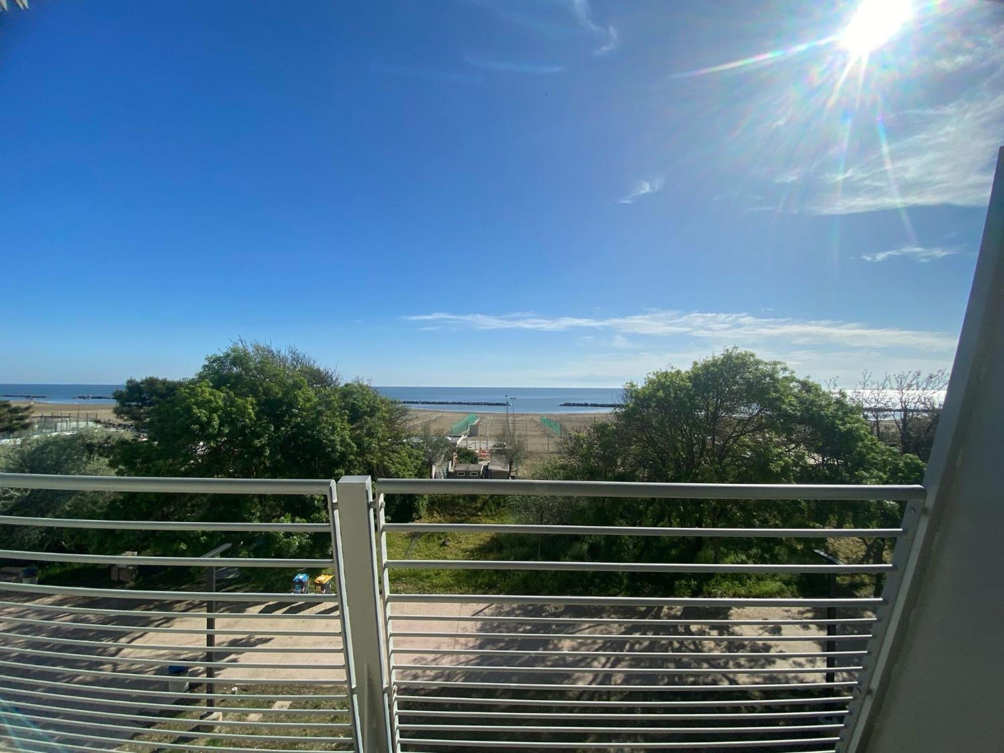 Double or Twin Room Partial Sea View