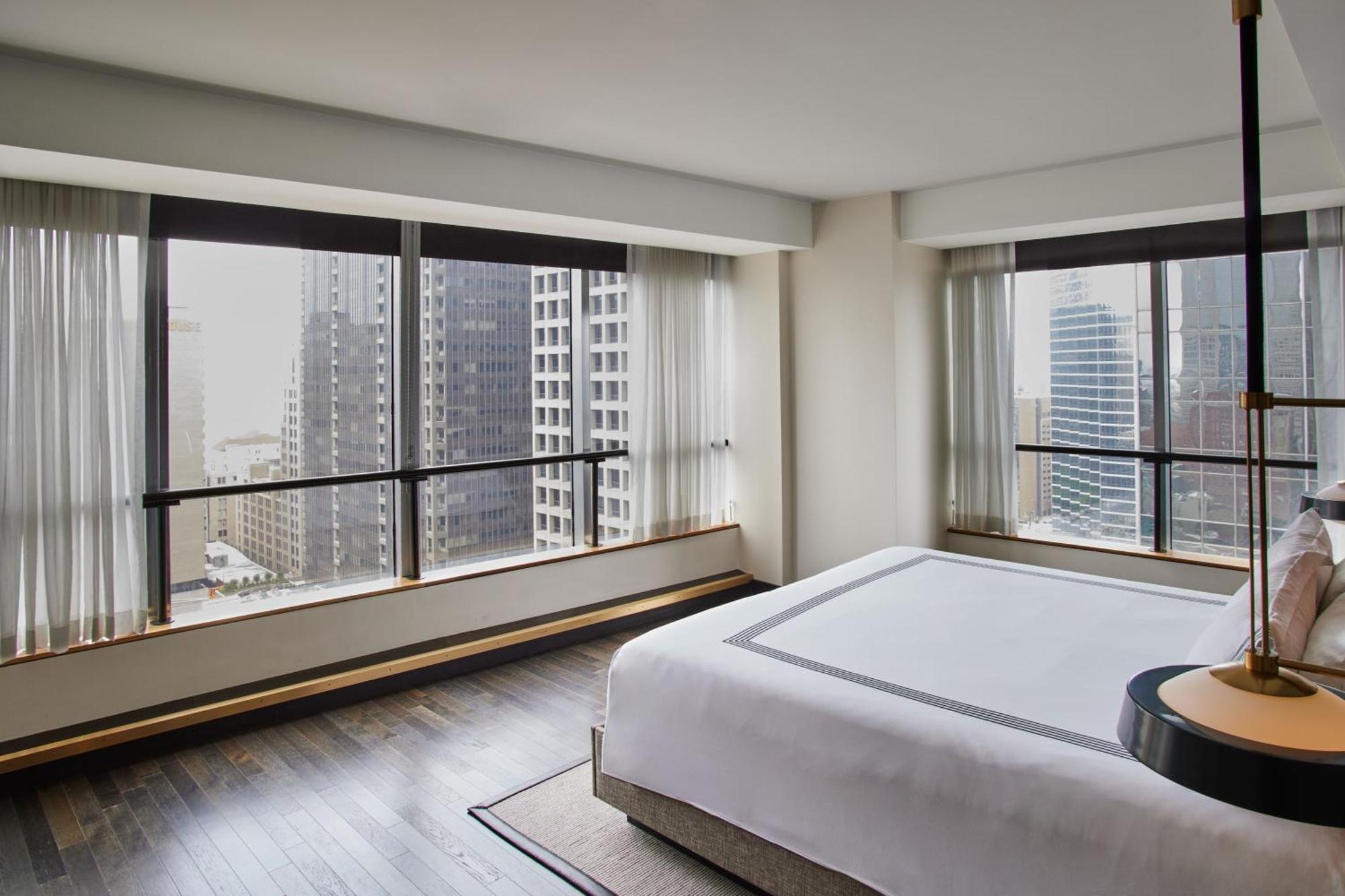 Corner King Room