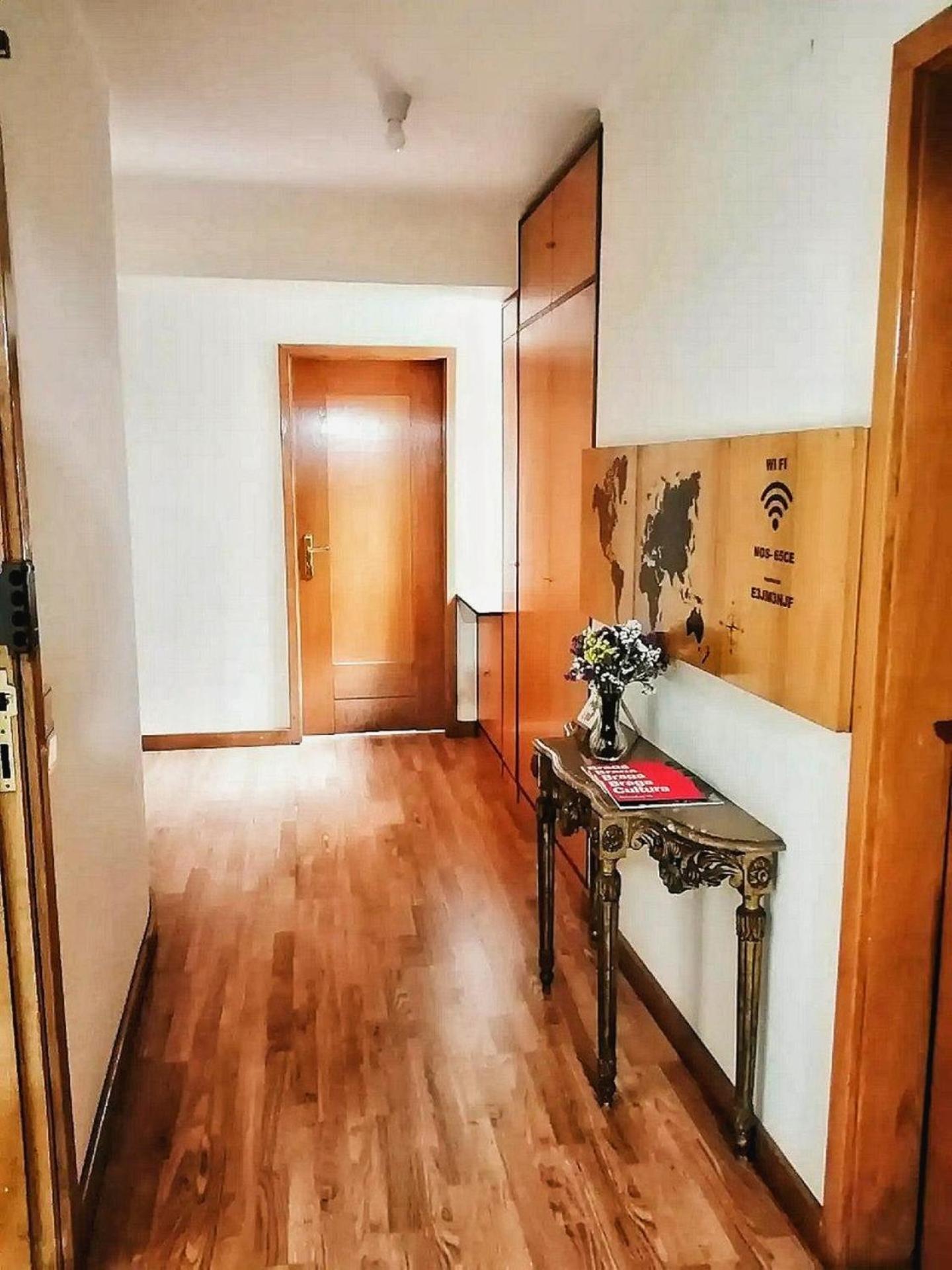 Quarto Triplo com Casa de Banho Partilhada