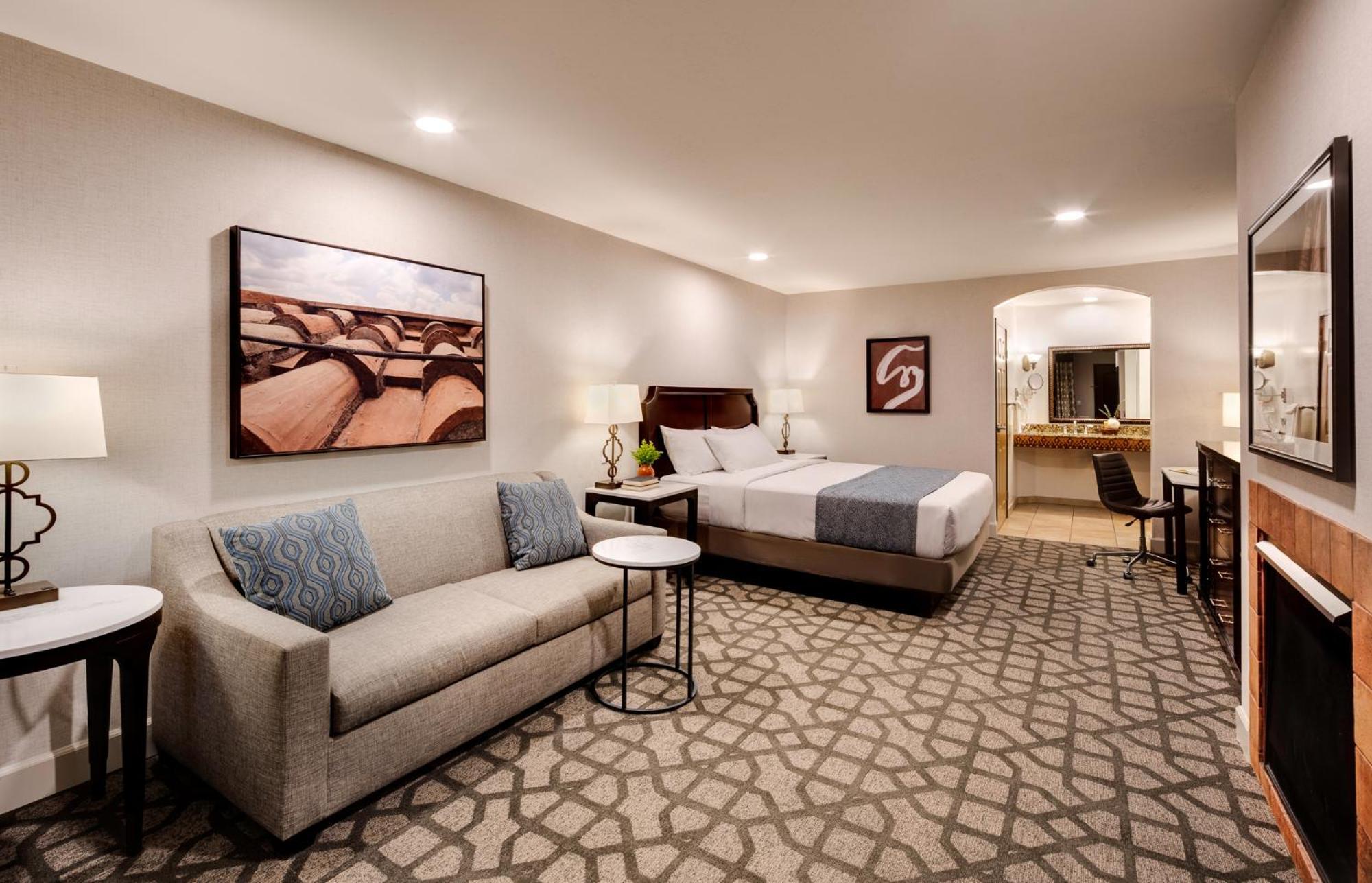 Deluxe King Studio Suite-Exterior View