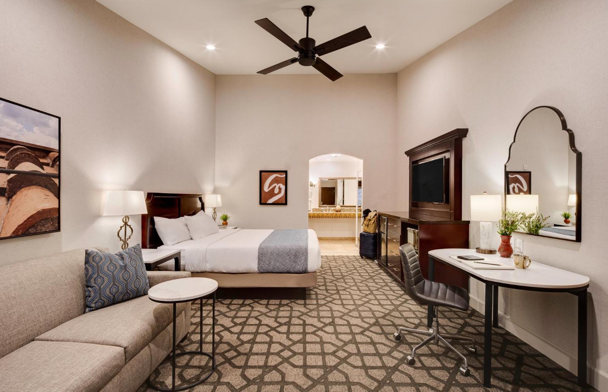 Superior King Room