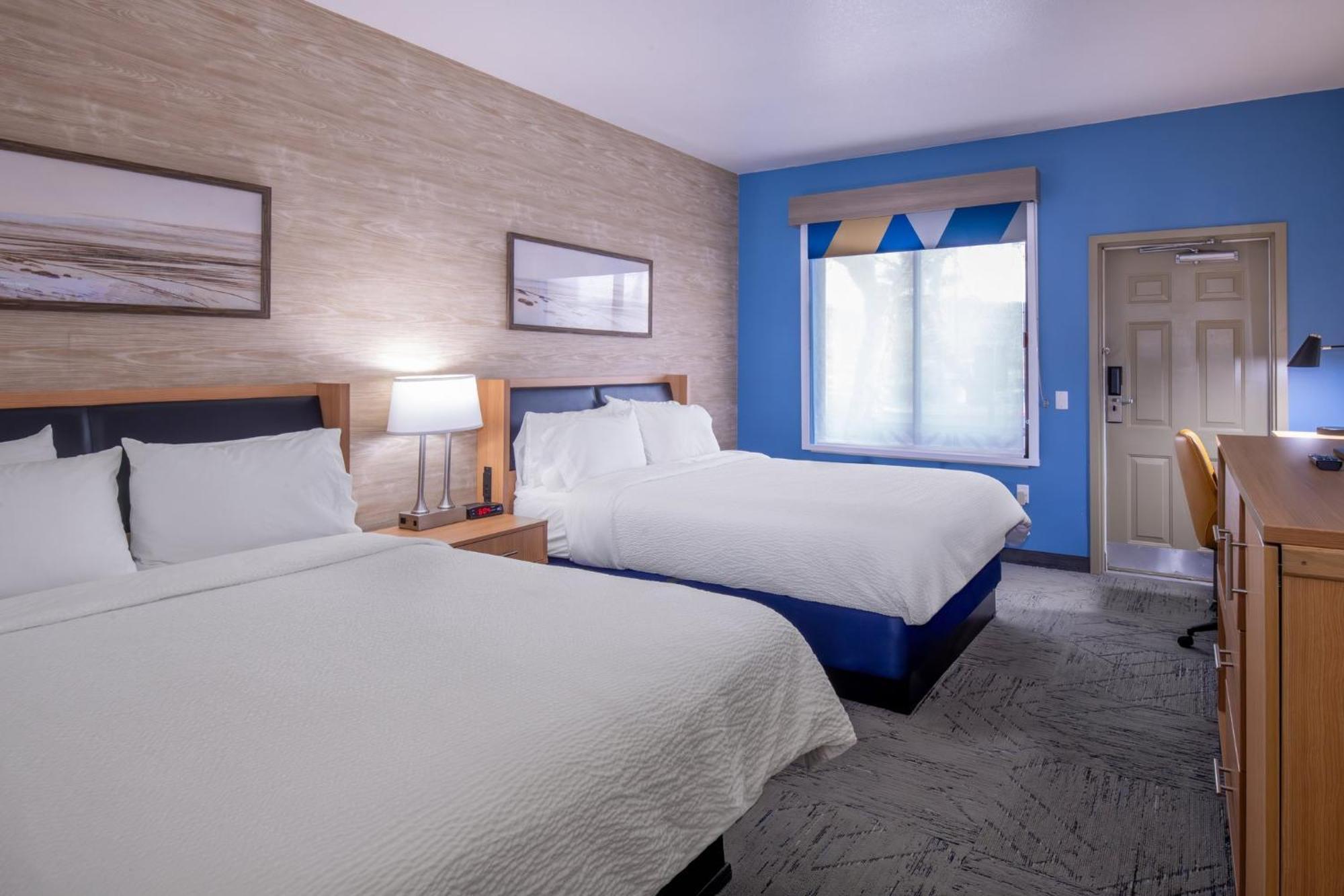 Standard Queen Room Two Queen Beds Drive Up Access