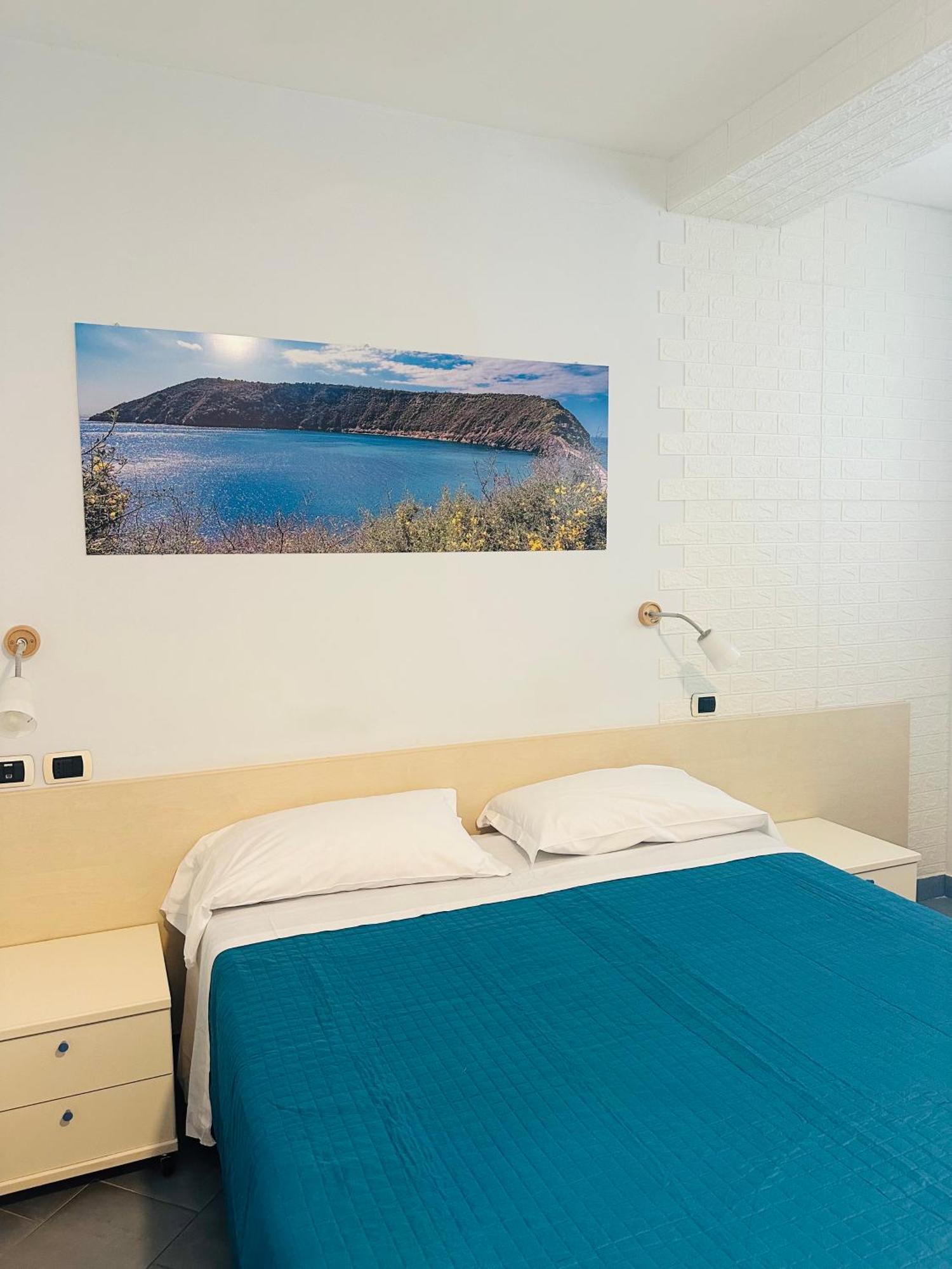 Double or Twin Room Sea View