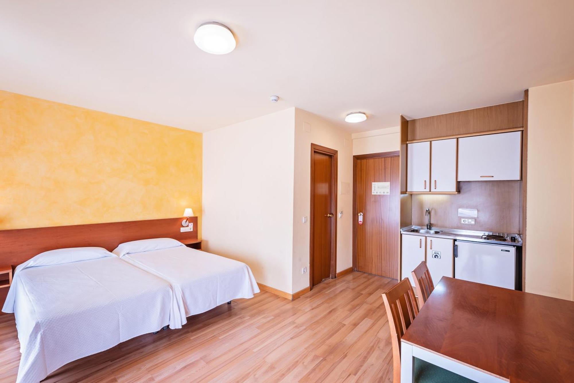 One-Bedroom Apartment Terrace