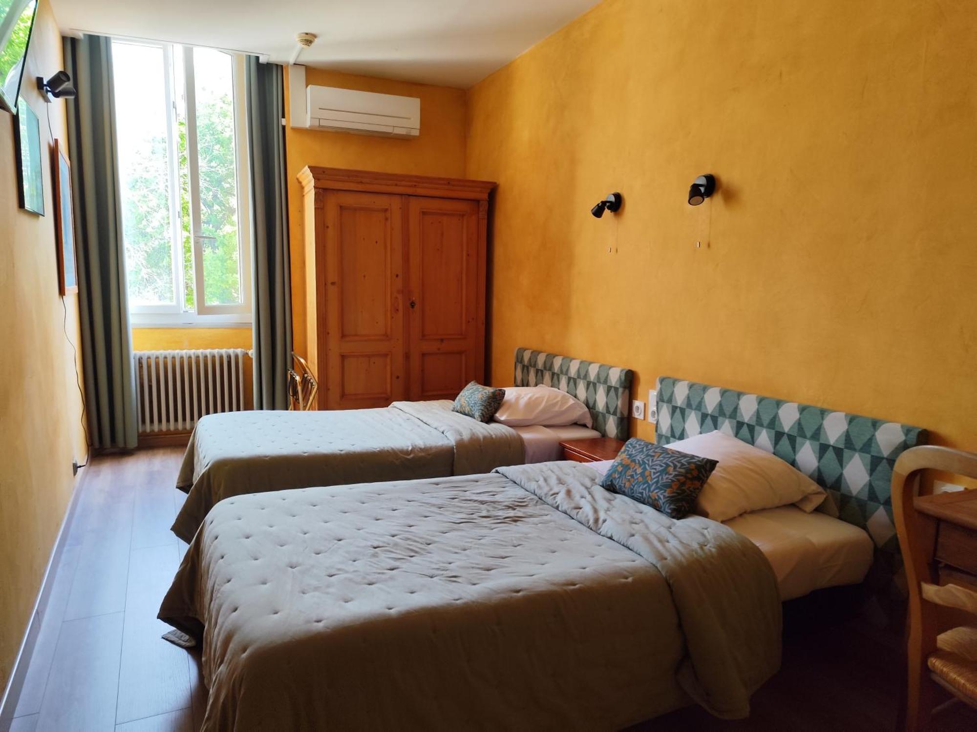 Standard Twin Room