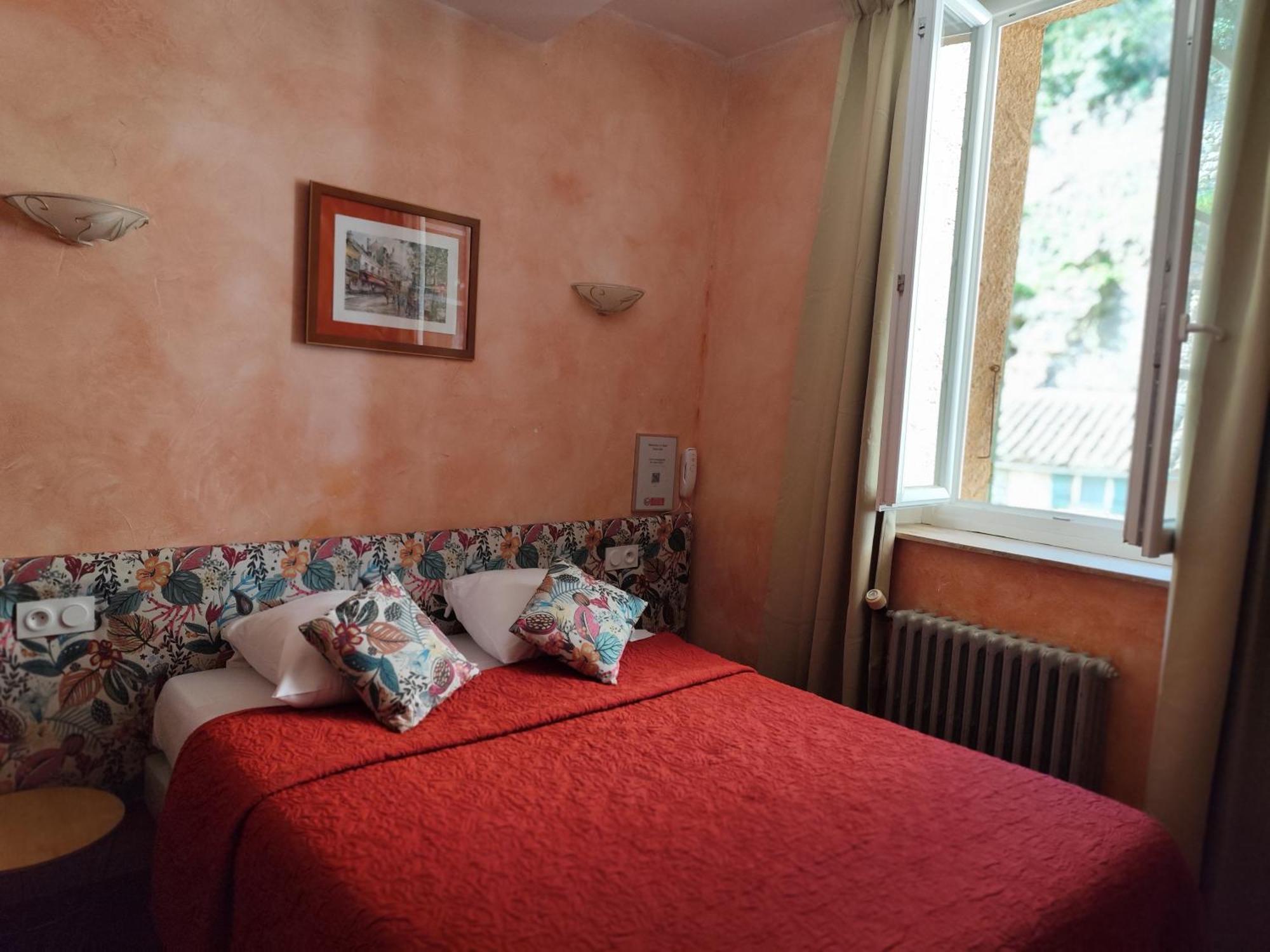 Small Single Room
