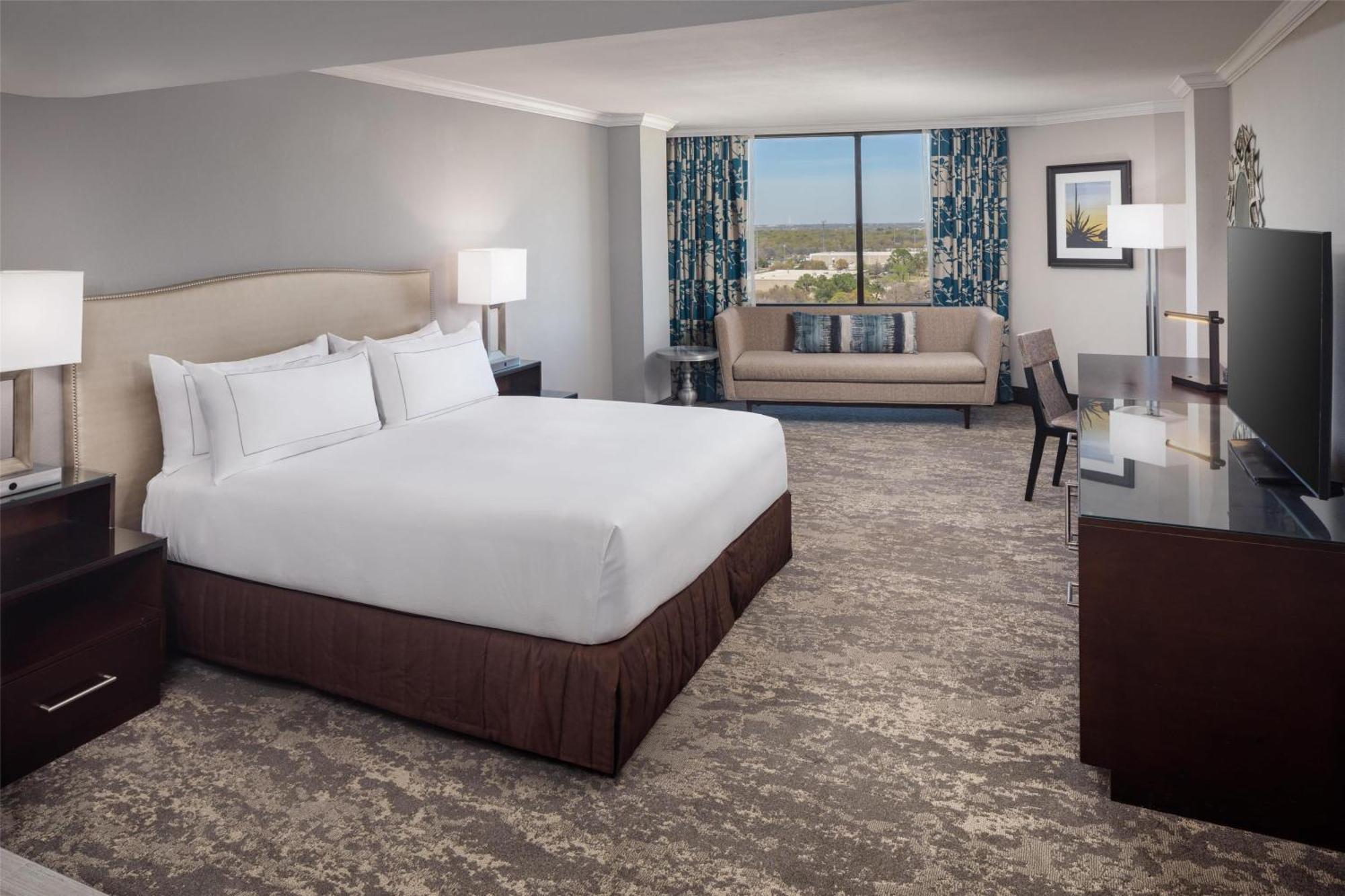 Deluxe King Room
