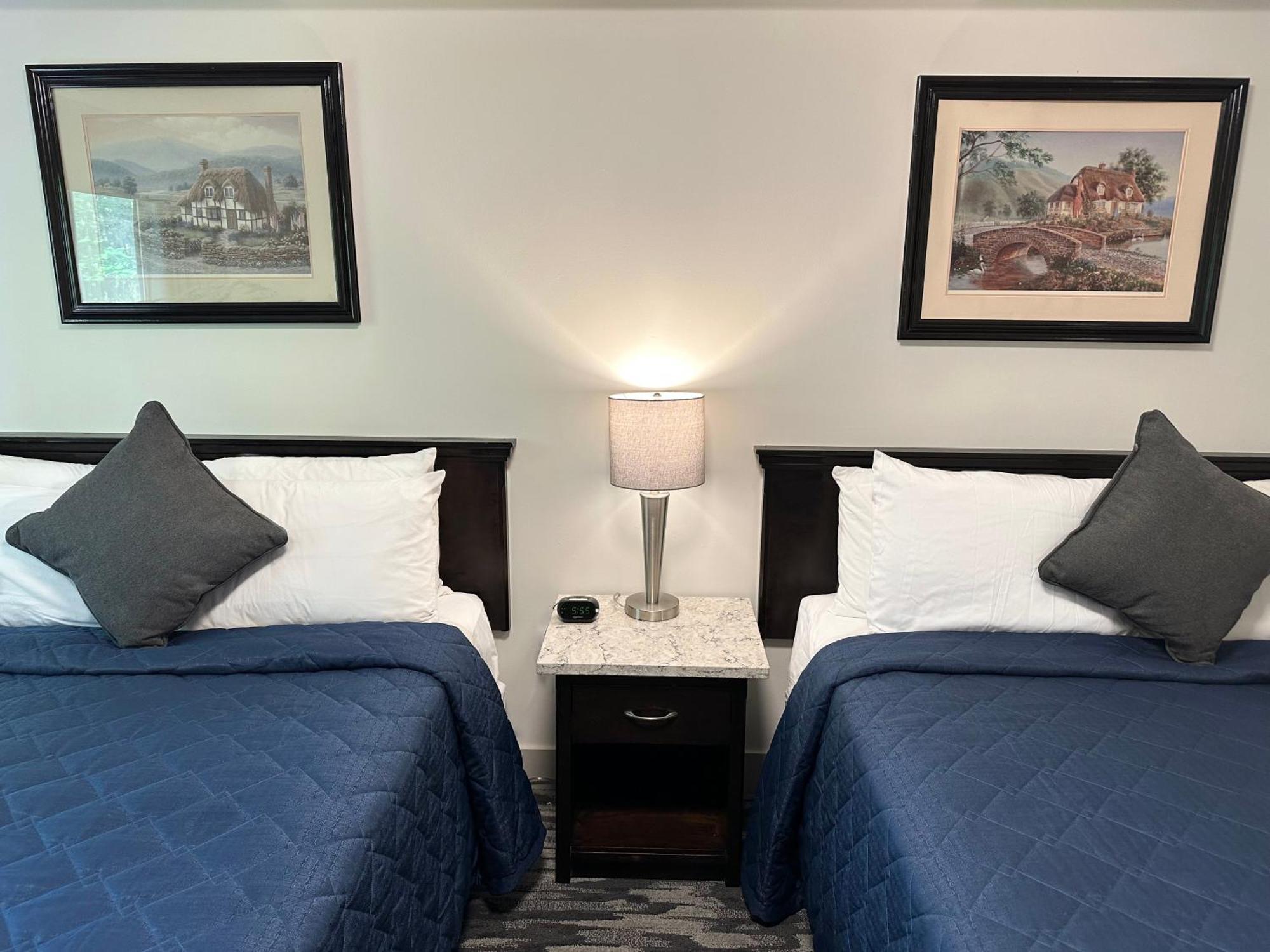 Queen Room Two Queen Beds