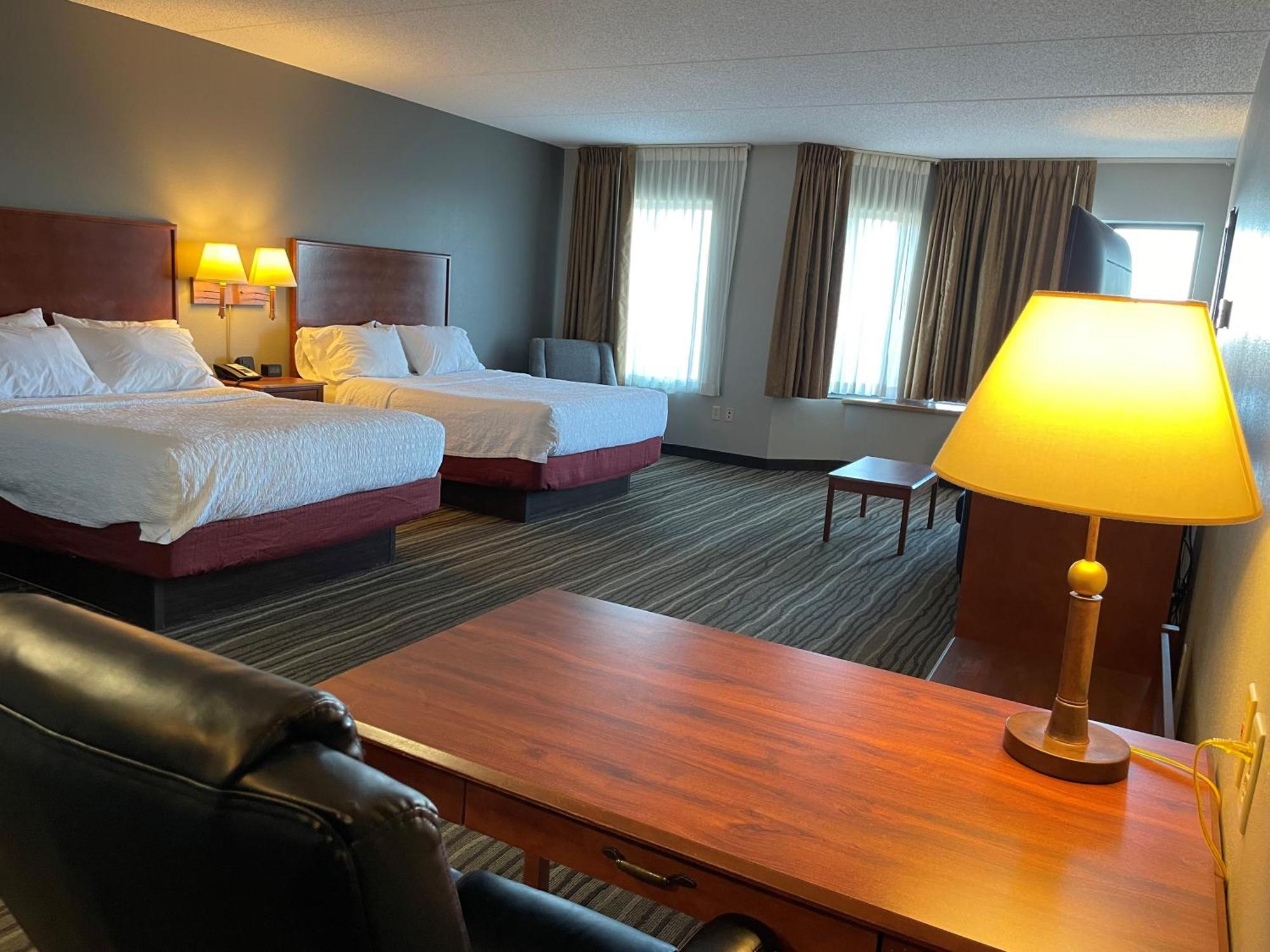 Queen Studio Suite Two Queen Beds Lake View Non-Smoking