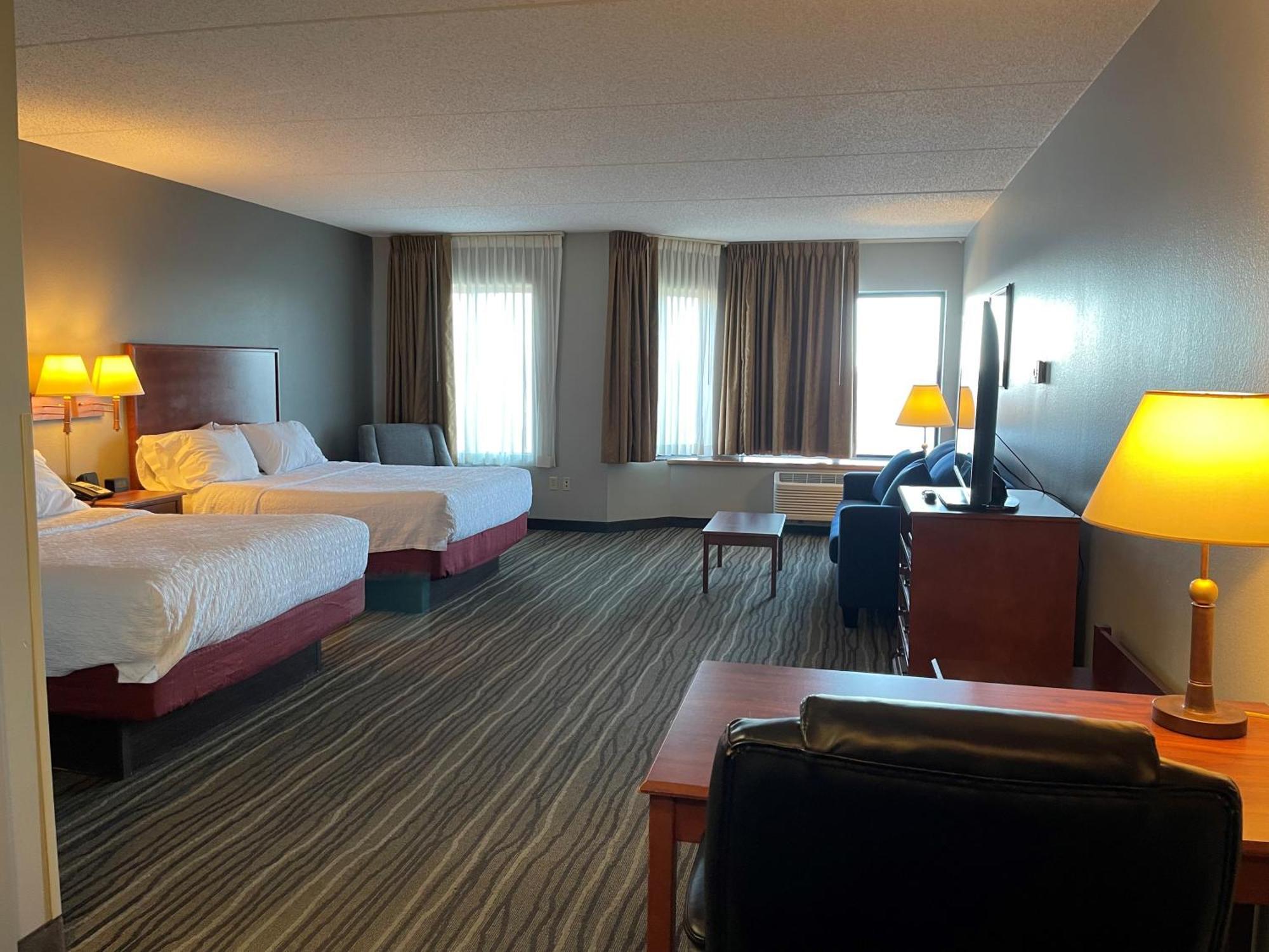 Queen Studio Suite Two Queen Beds Lake View Non-Smoking