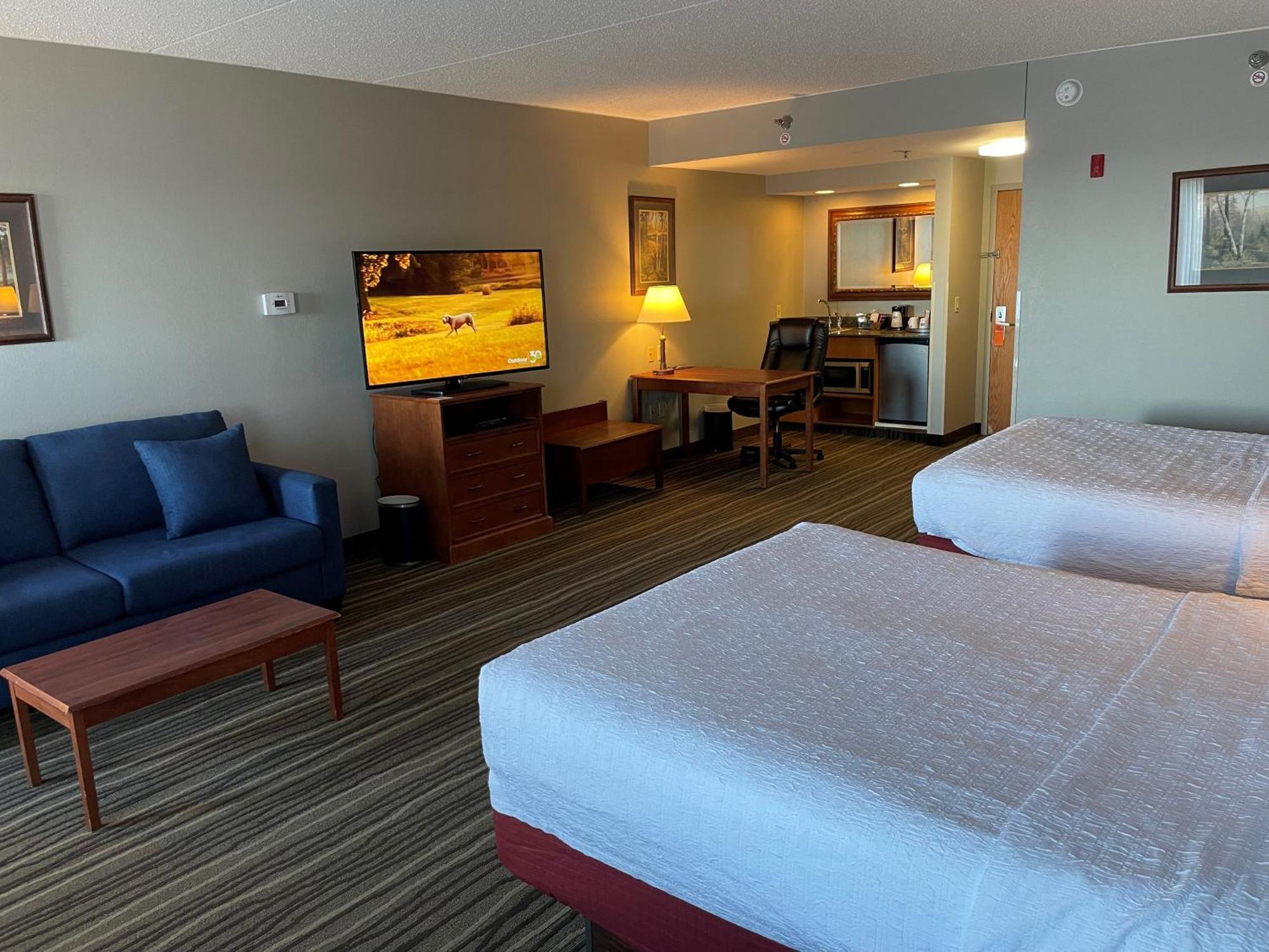 Queen Studio Suite Two Queen Beds Lake View Non-Smoking