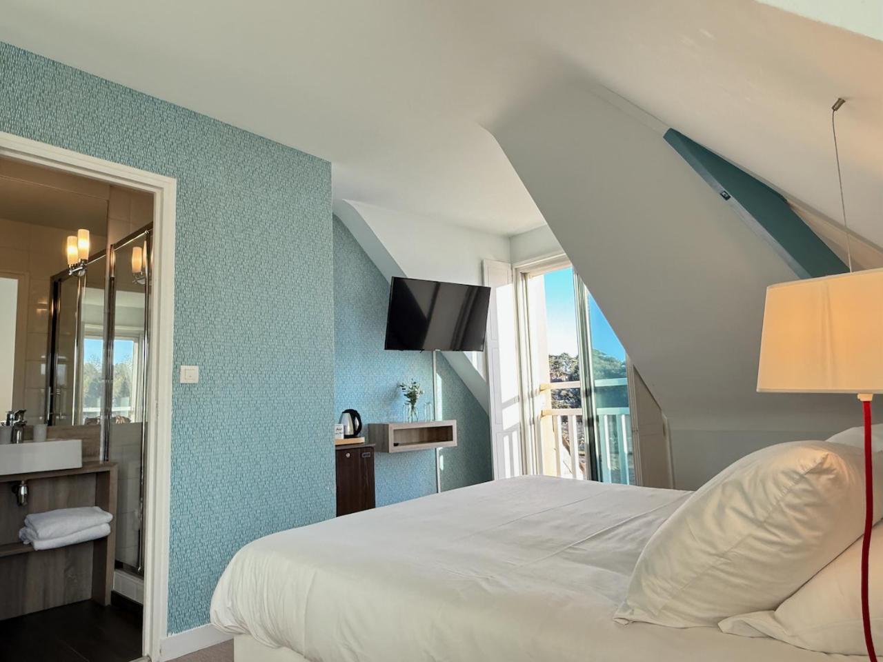 Deluxe Double Room Harbour View