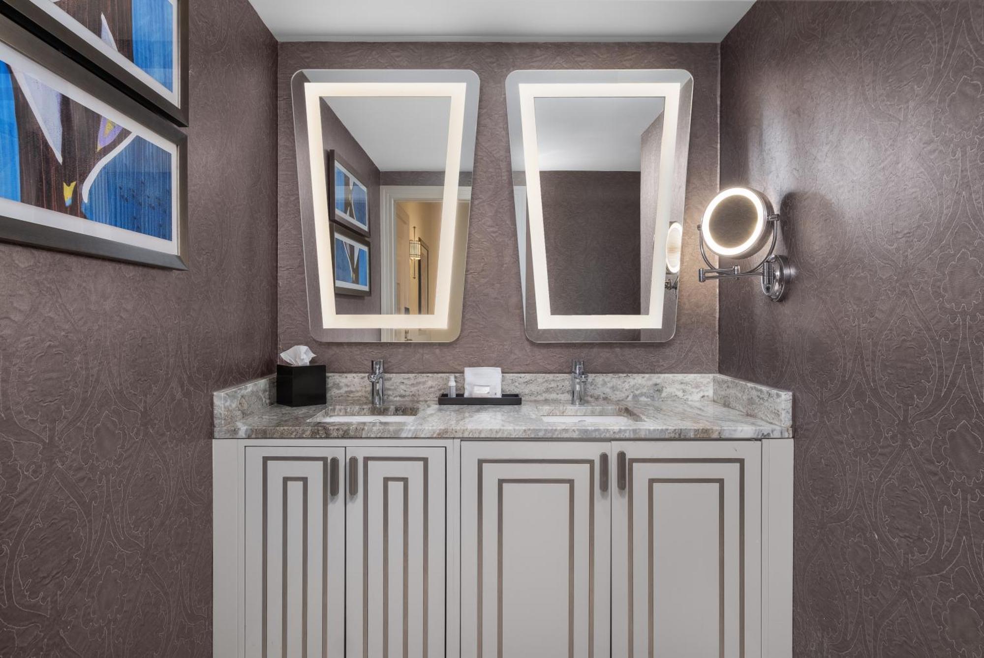 Deluxe King Room,1665439107:JPEG