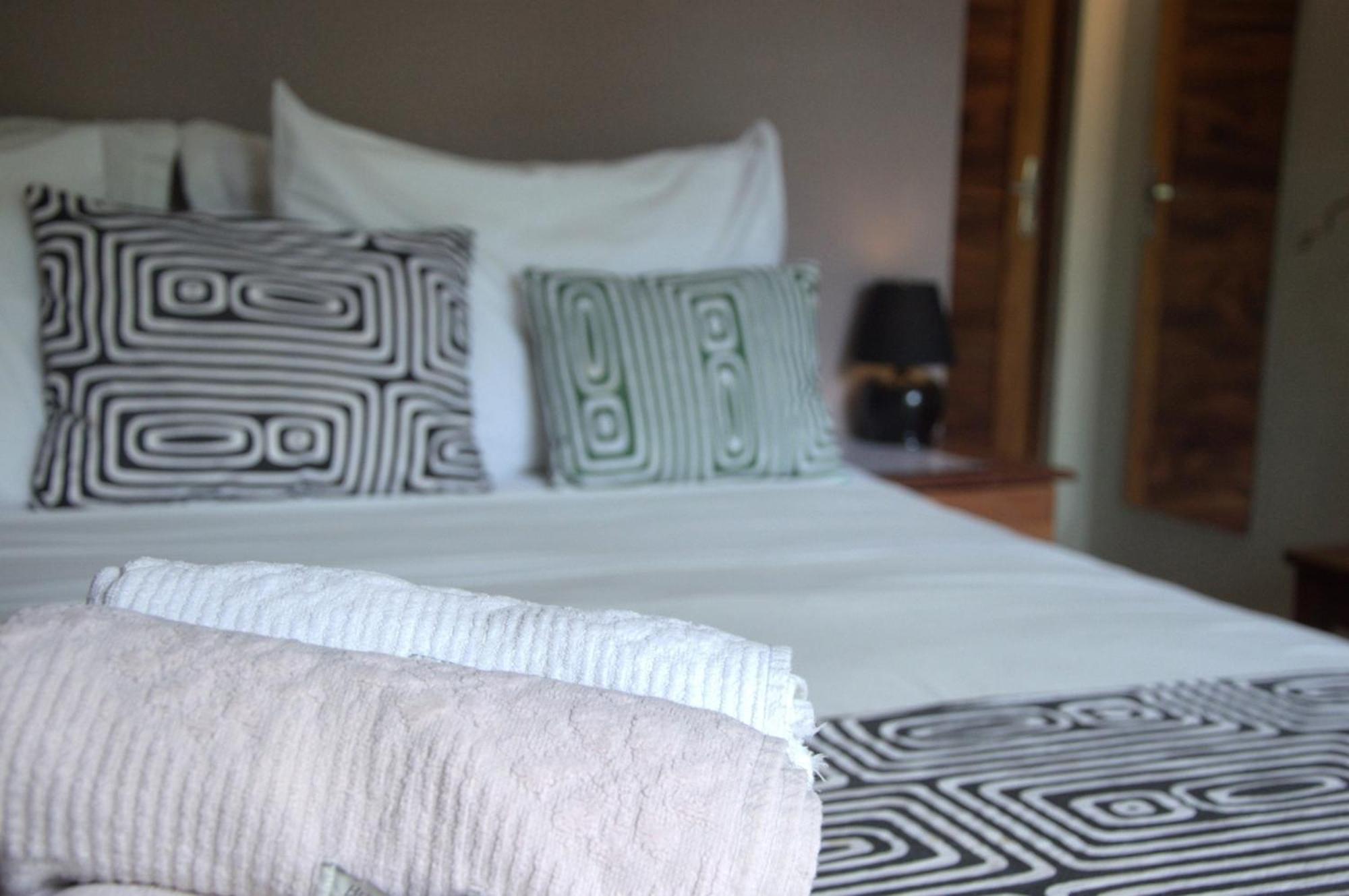 Deluxe King Suite