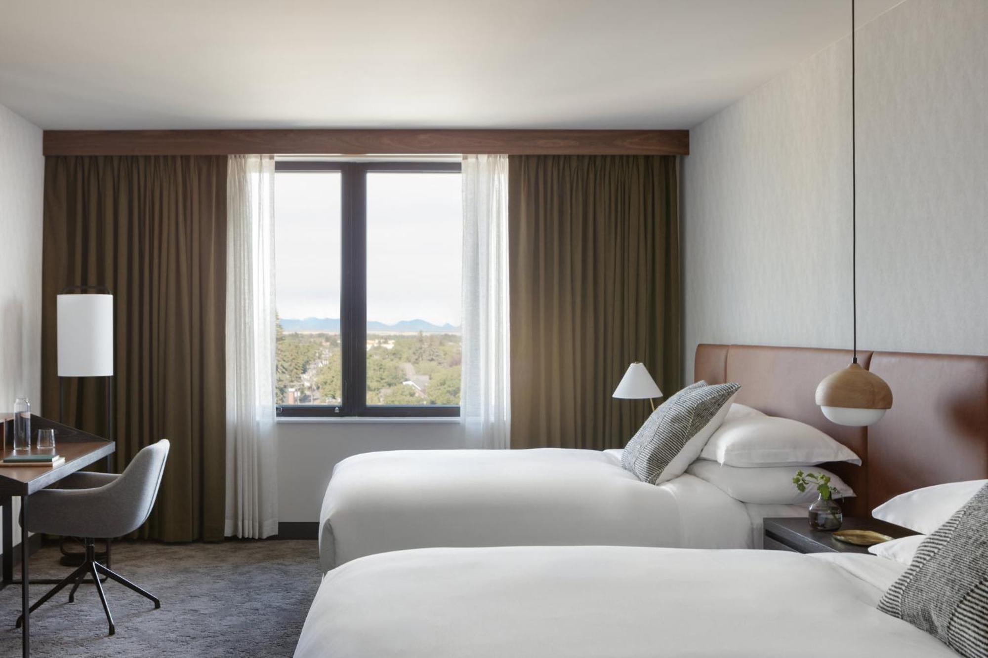 Queen Room Two Queen Beds Mountain View Non-Smoking