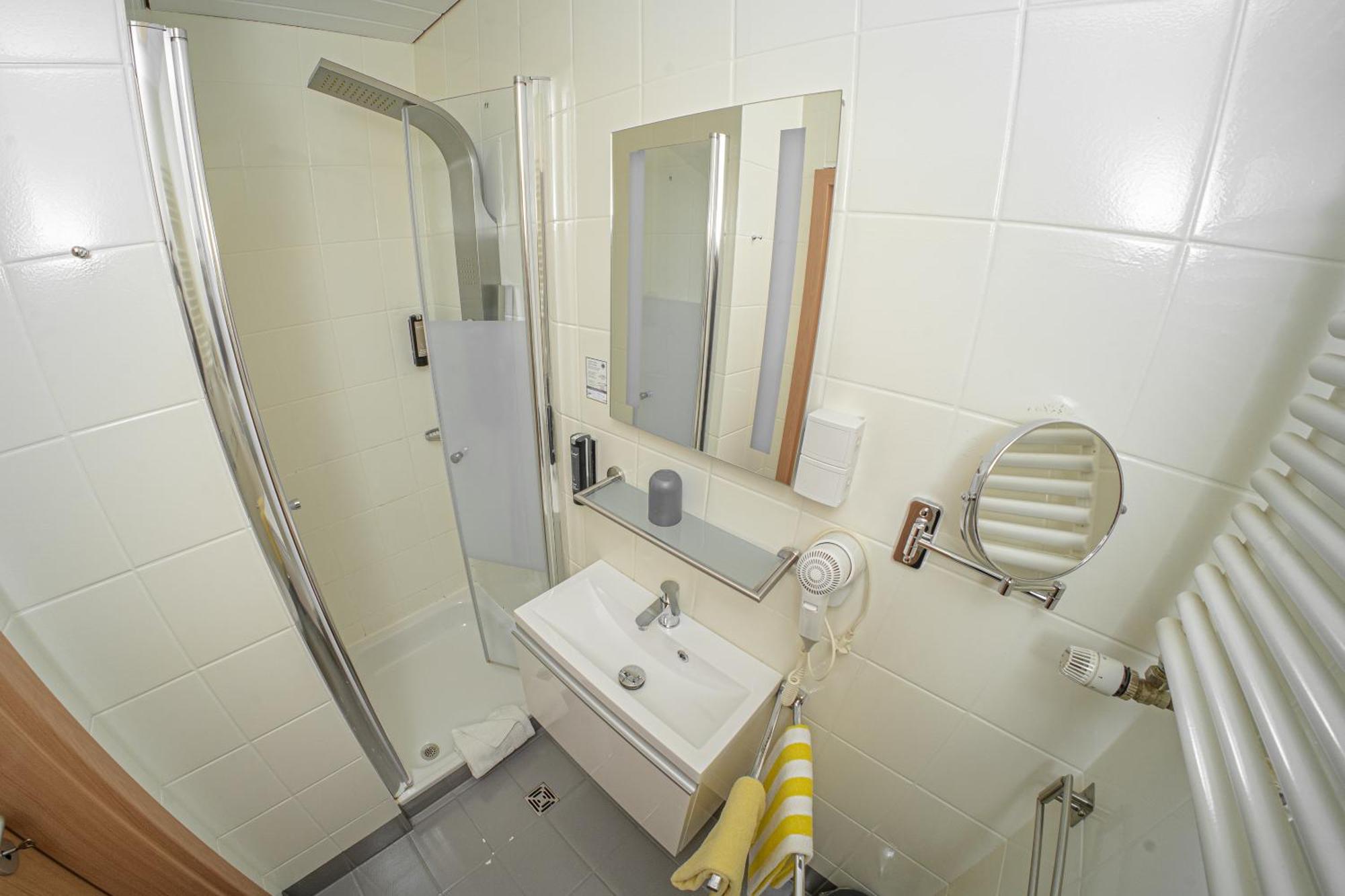 Single Room,1673932196:JPEG