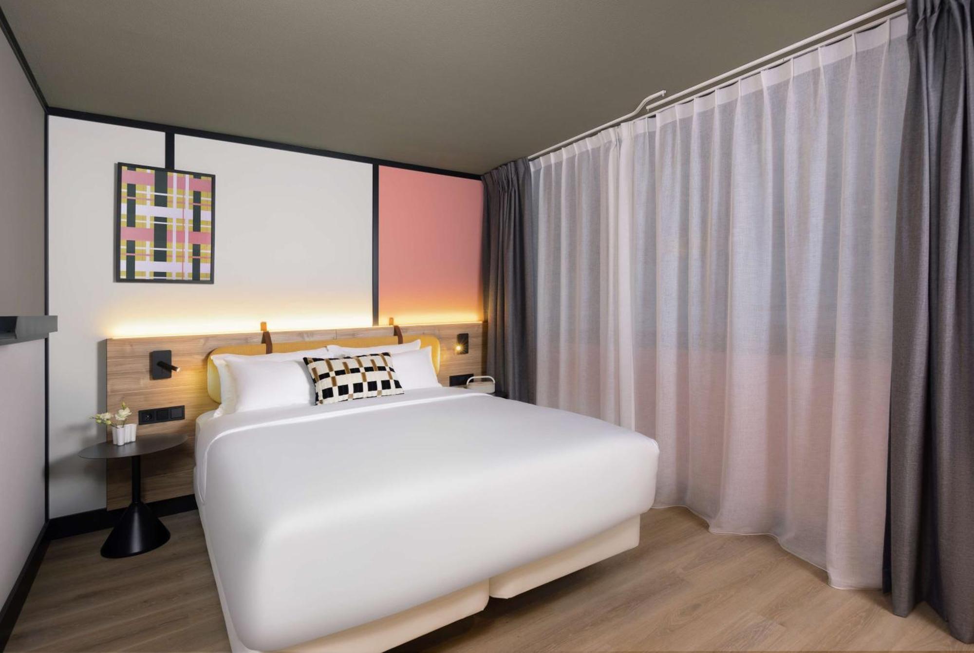Standard Courtyard Room
