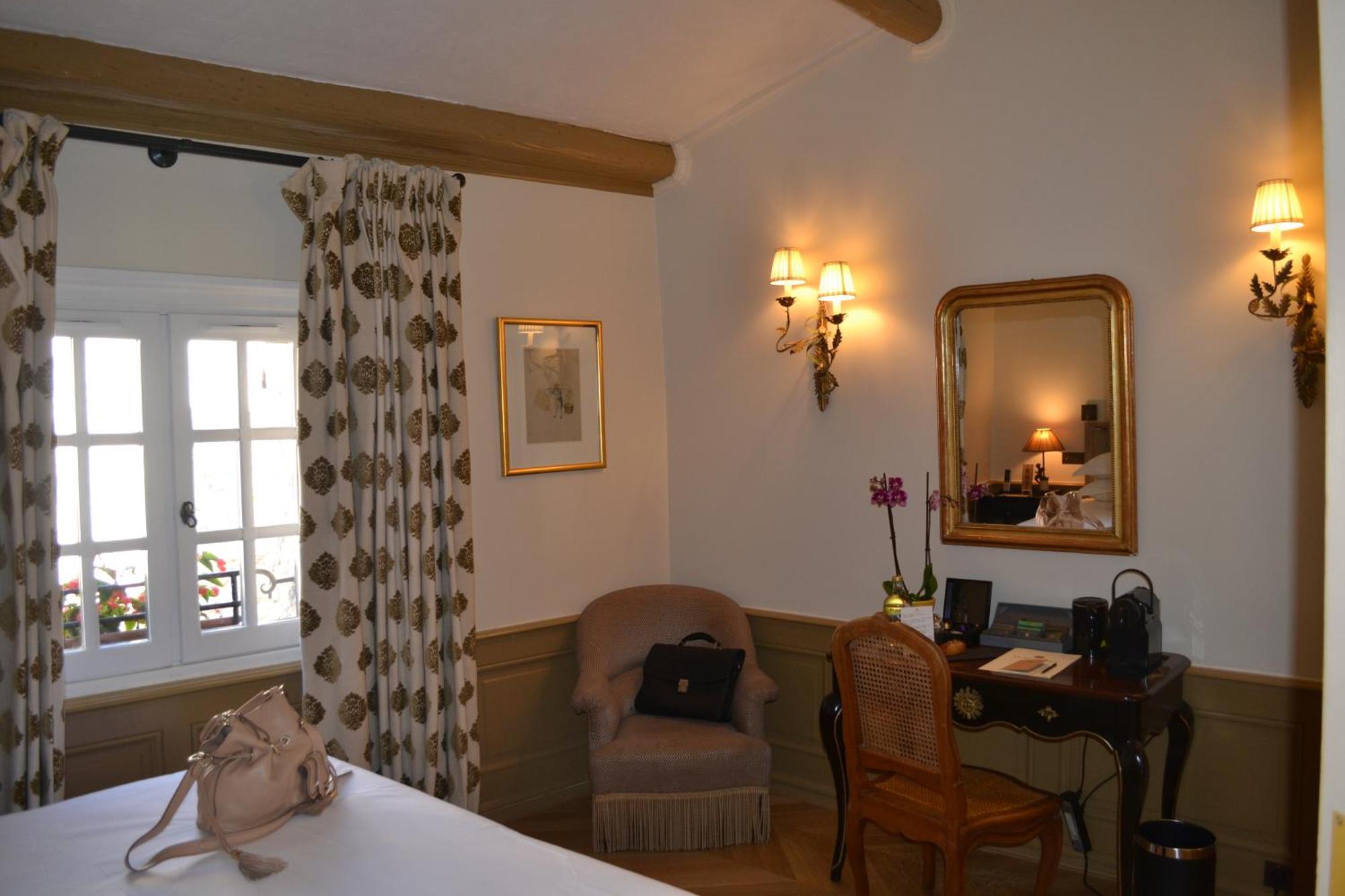 Elegance Room