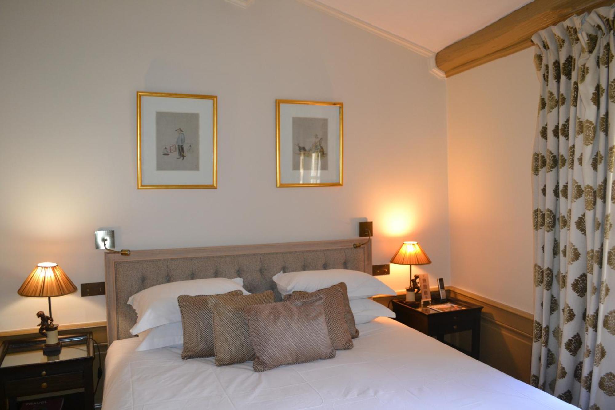 Elegance Room