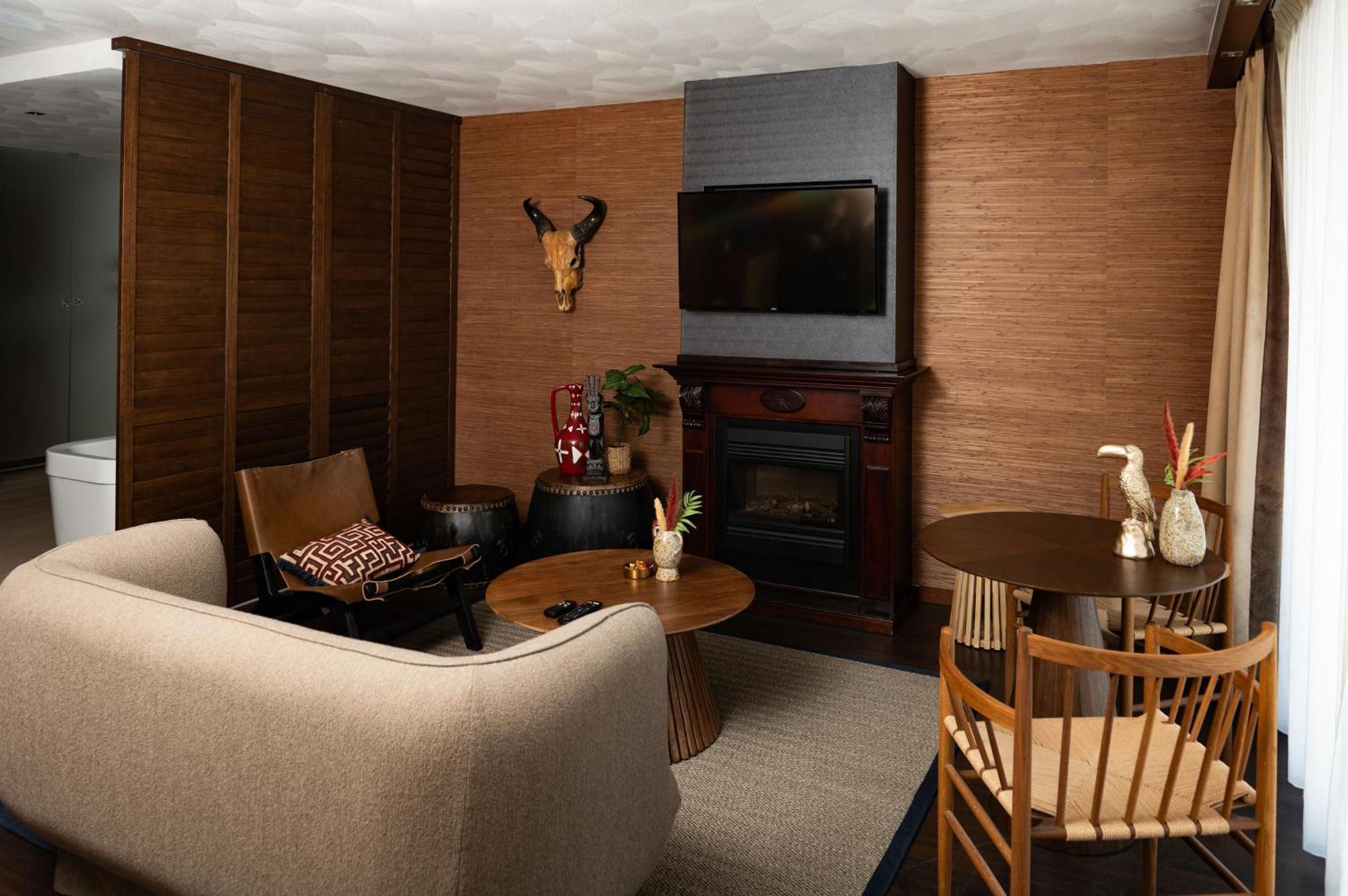 South Suite