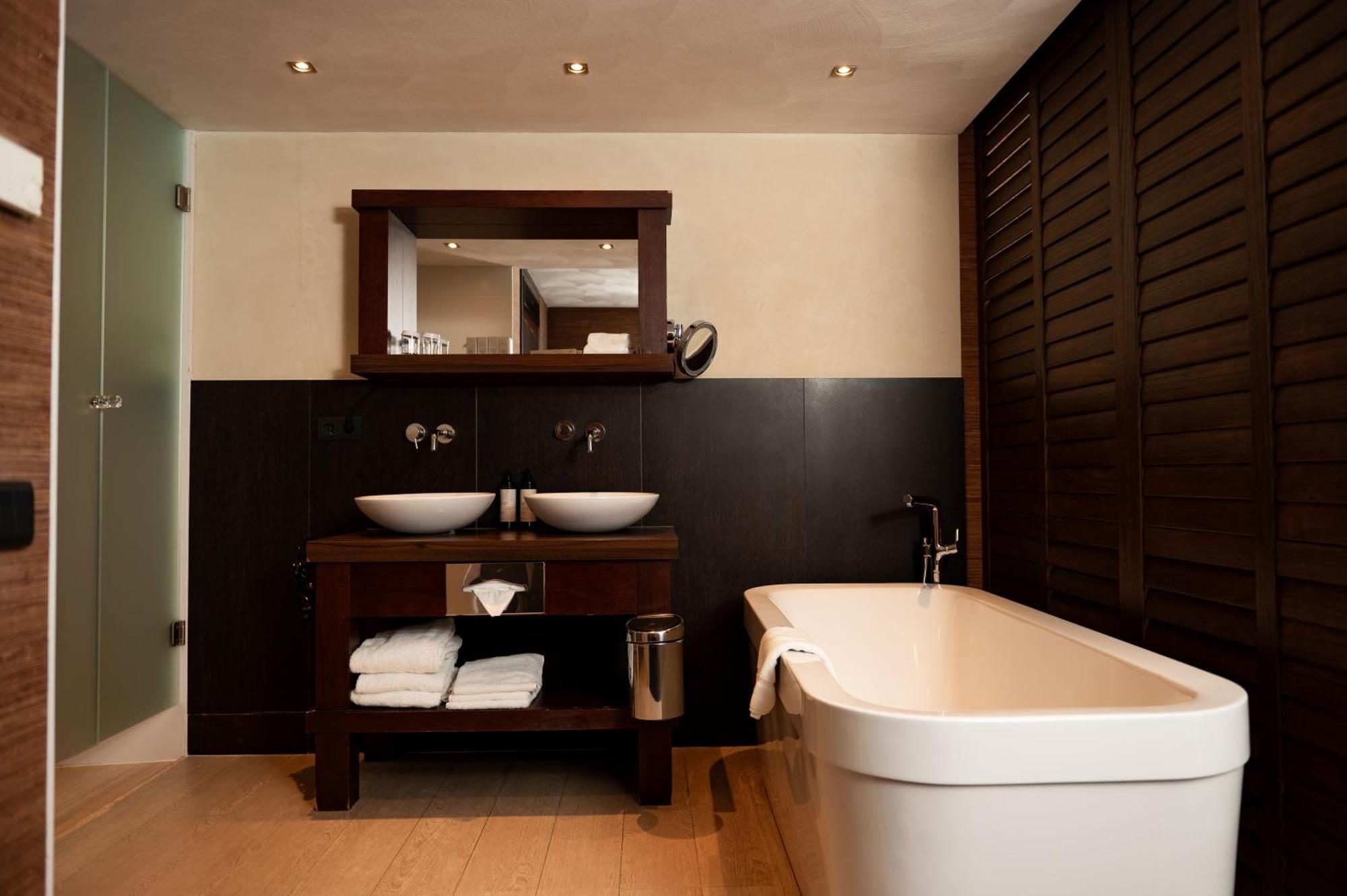 South Suite