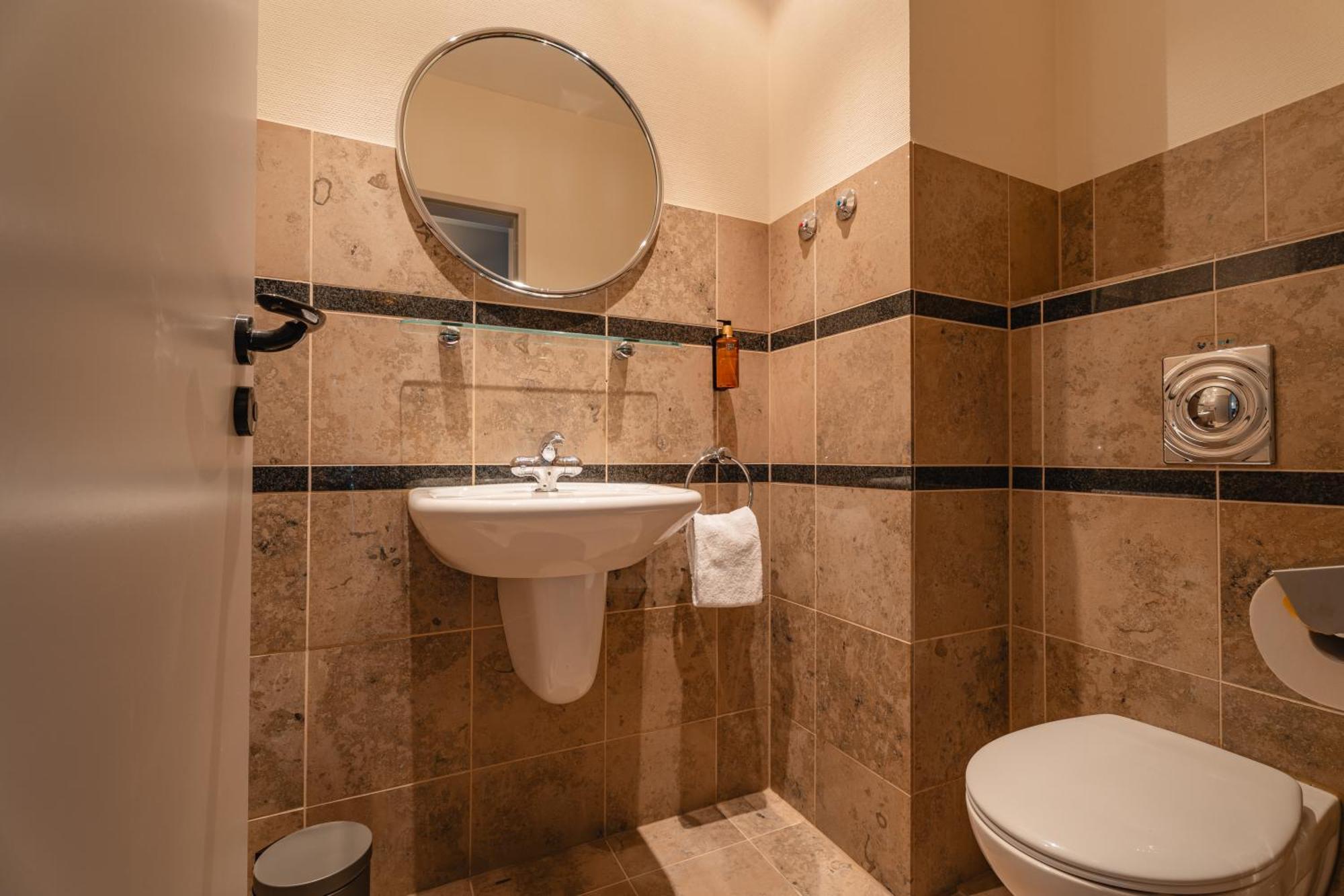 Junior Suite,1666642662:JPEG