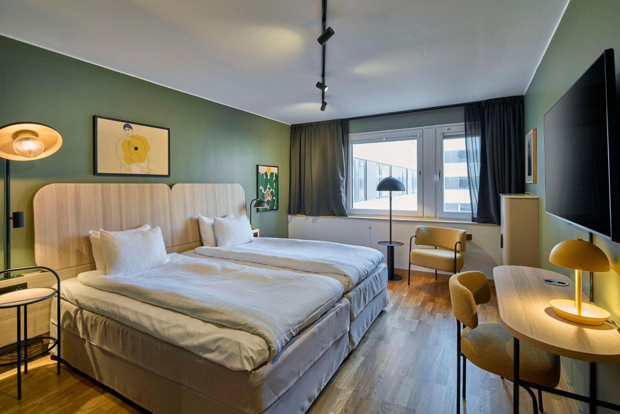 Queen Room