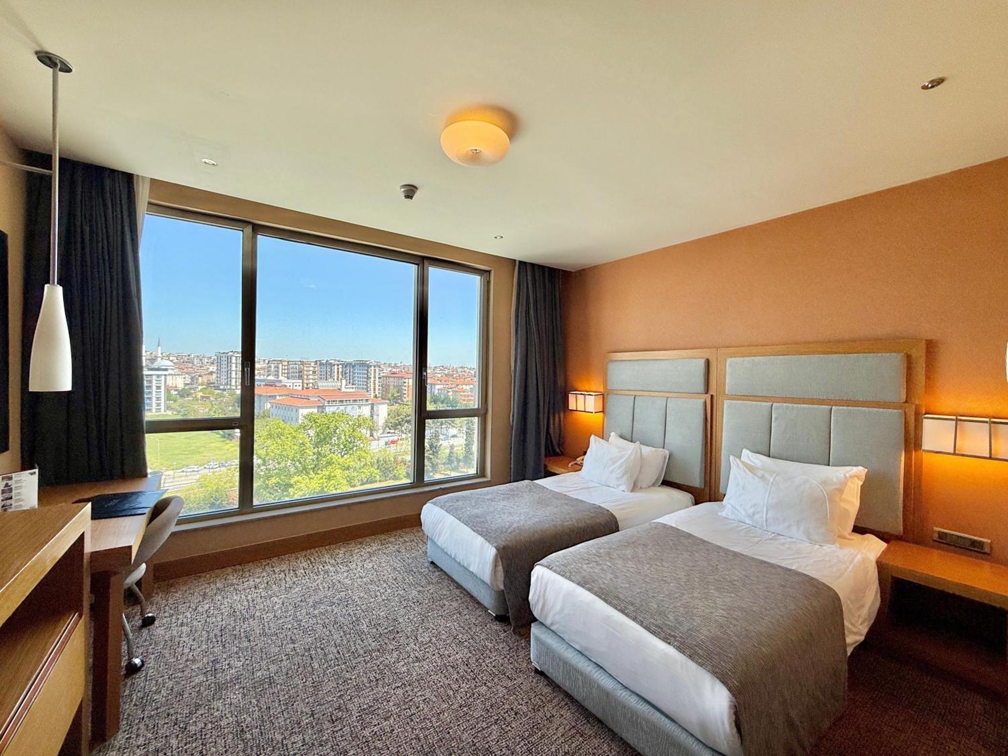 Standard Twin Room Garden View