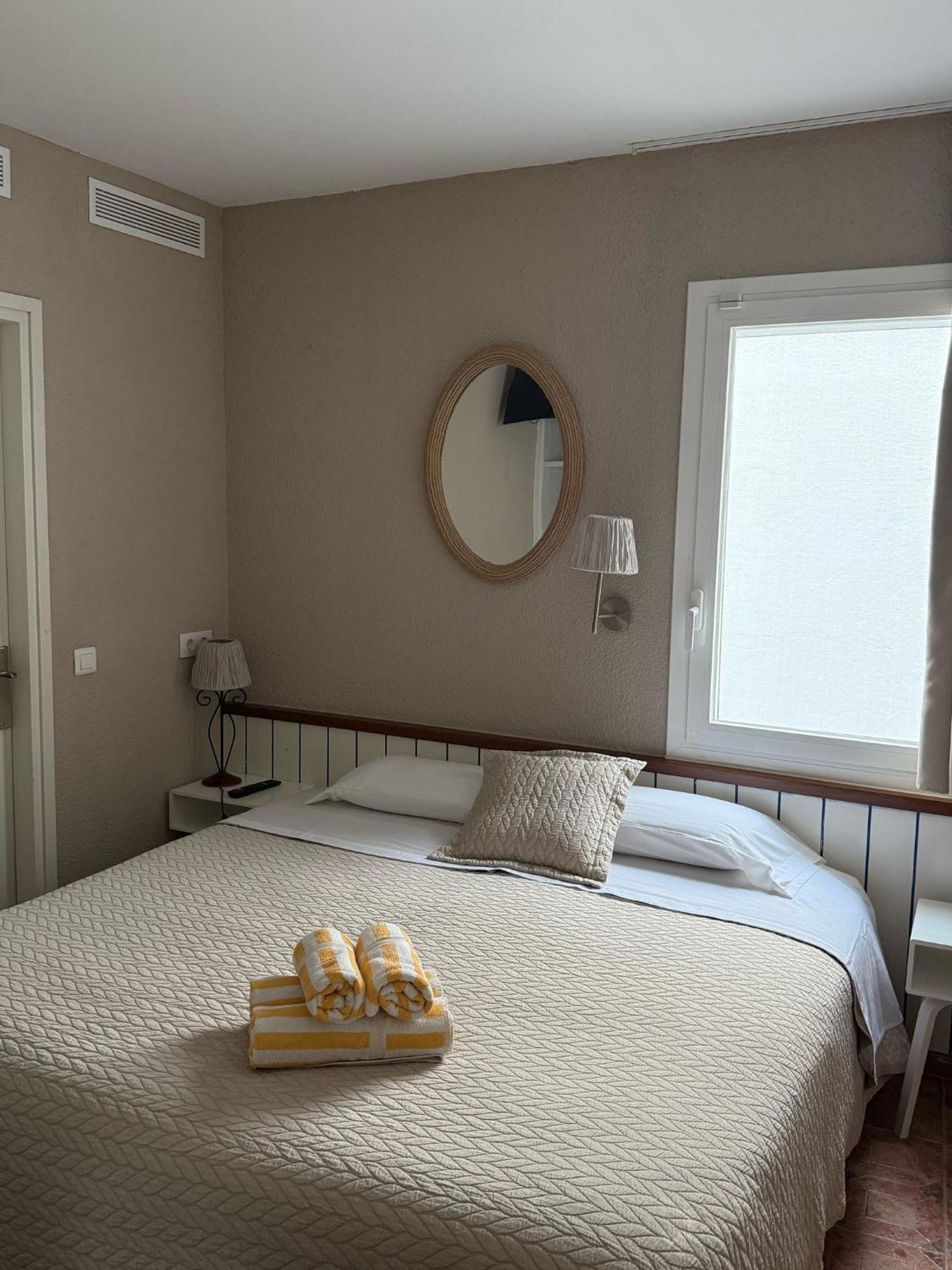Double Room Private Bathroom