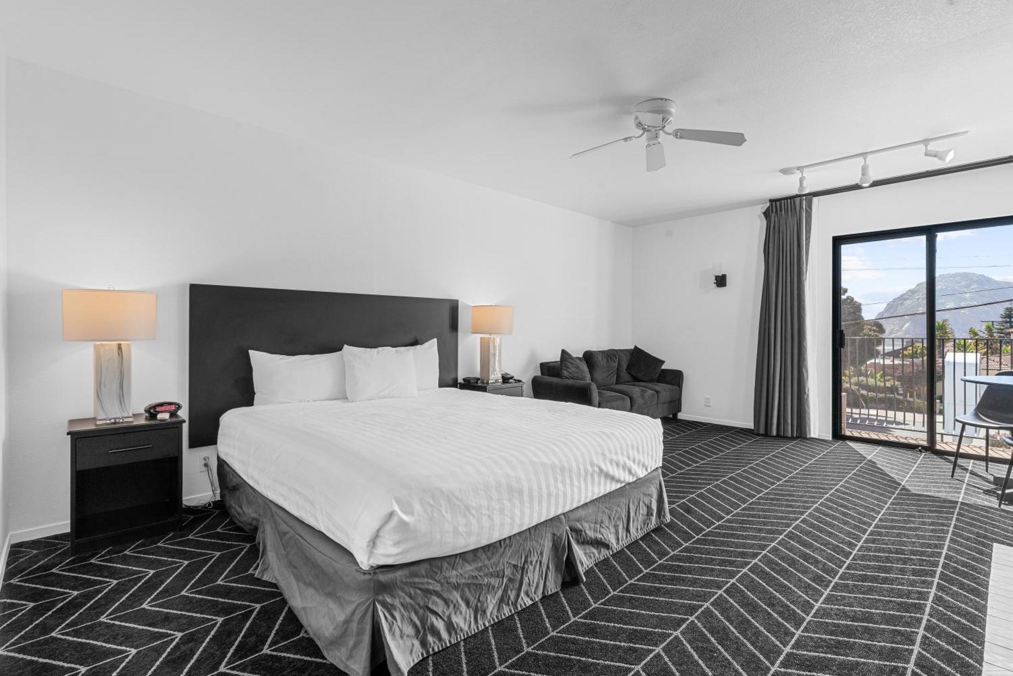 Deluxe Room 1 King Bed fireplace balcony non smoking
