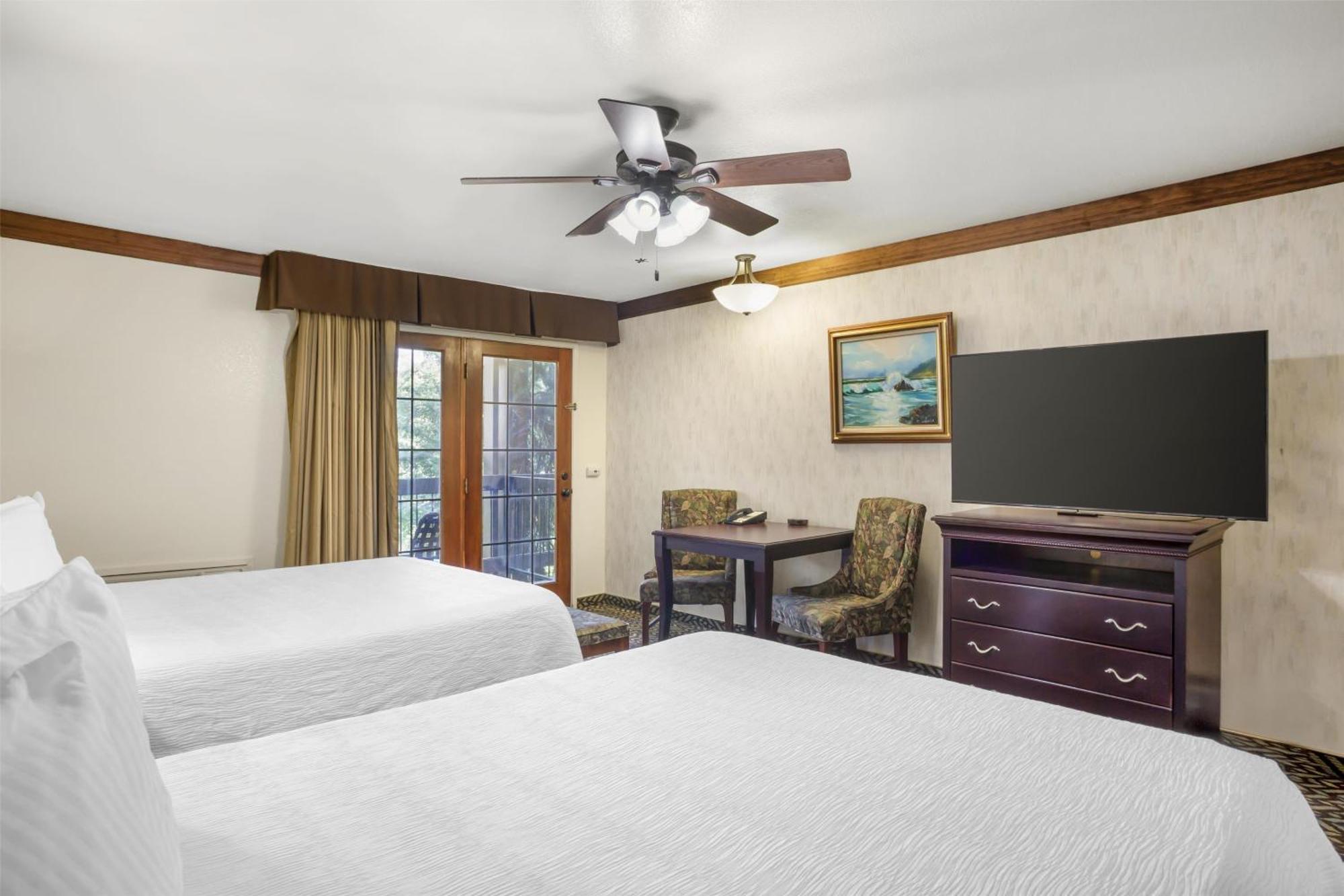 Two-Bedroom Family Suite Three Queen Beds Non-Smoking