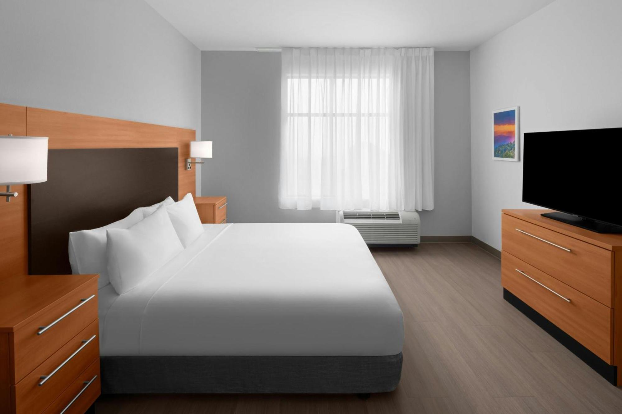One-Bedroom King Suite