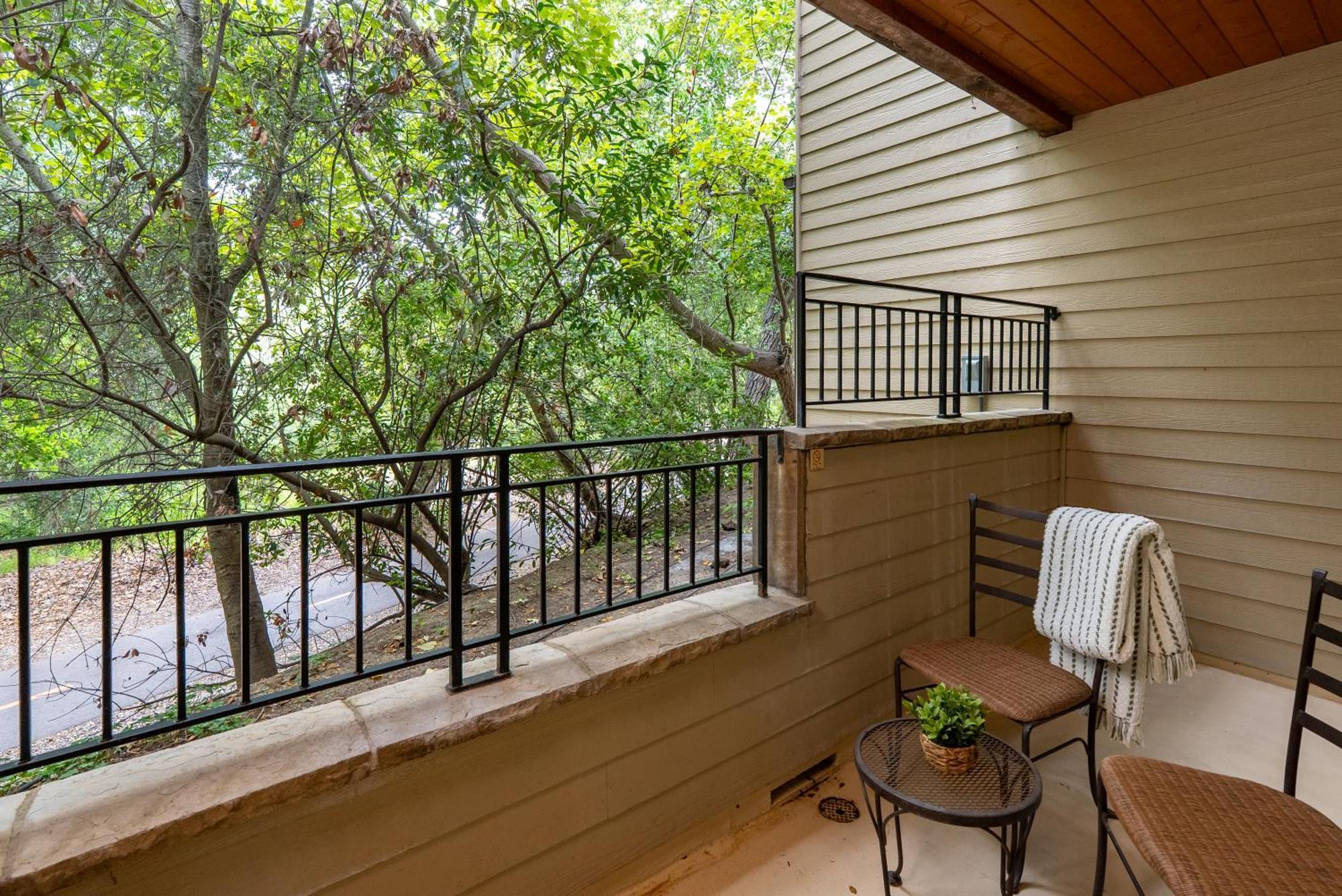 Trailside Room