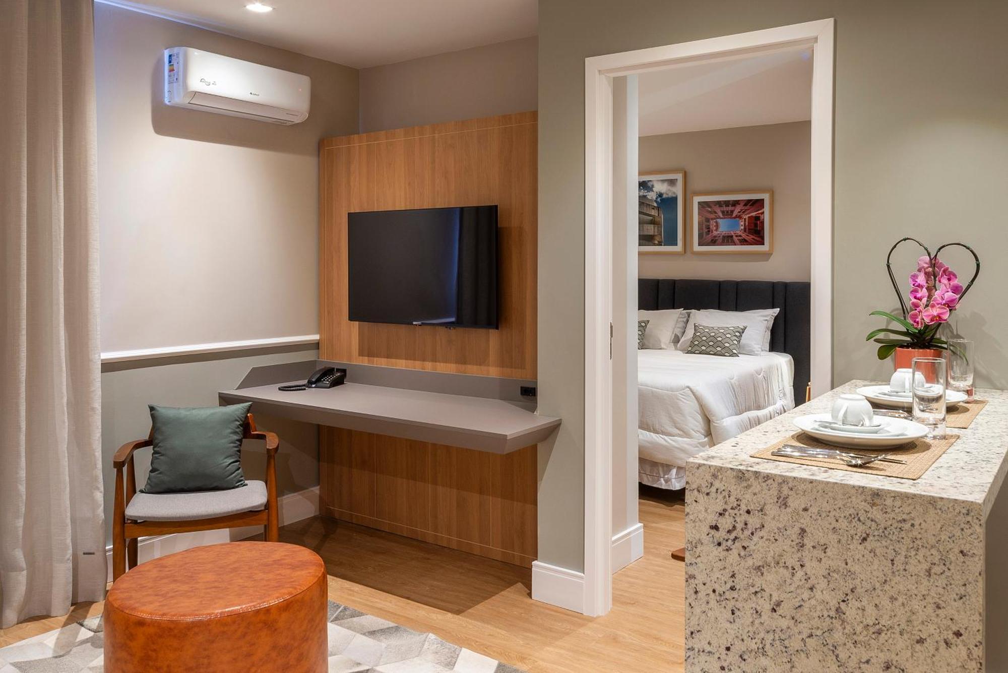 Executive Room a Queen Bed a Sofa