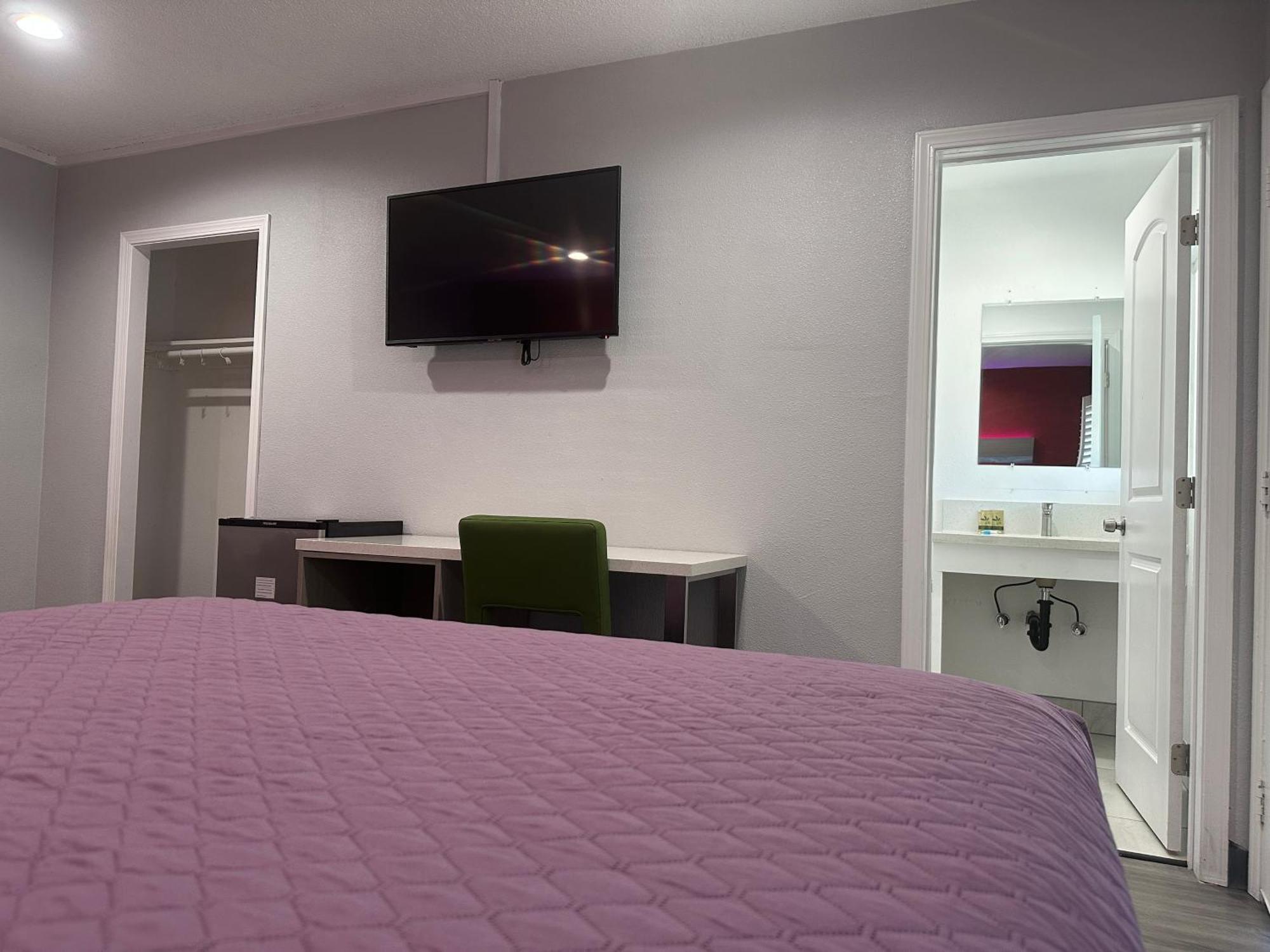 Queen Room Two Queen Beds