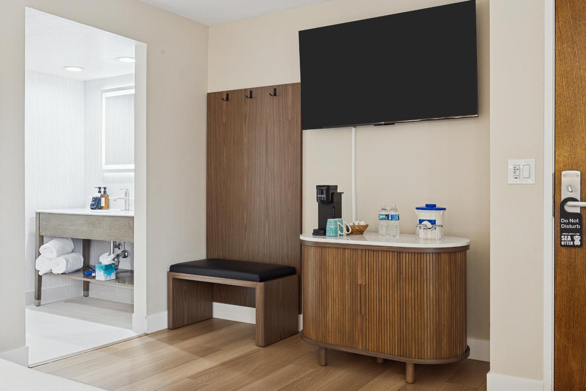Standard King Room